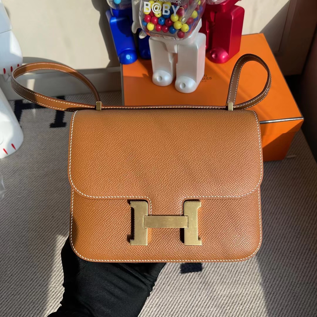 Hermès（爱马仕）Constance 空姐包 Epsom ck37 金棕色 金扣 19cm