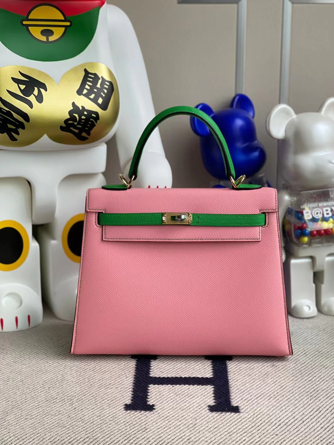 Hermès（爱马仕）Kelly 凯莉包 Epsom Hss 1Q 奶昔粉 拼 1K 竹子绿 金扣 25cm