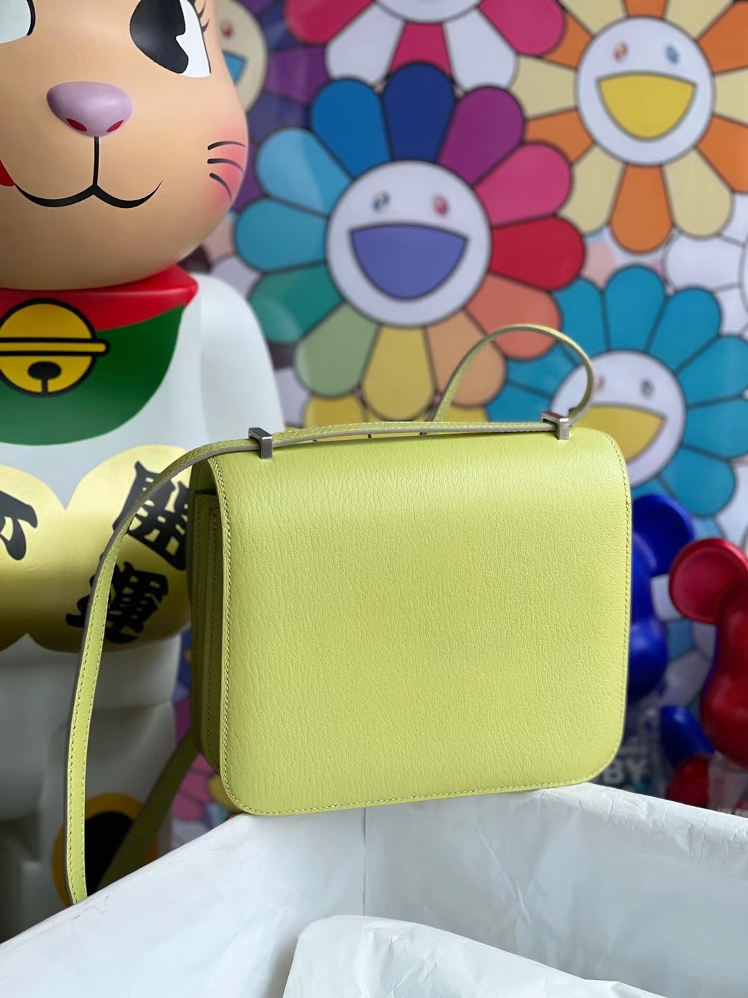 Hermès(爱马仕)Constance 空姐包 Chevre 进口山羊皮 R9 嫩芽黄 银扣 19cm-拉尔森鳄鱼皮具定制 - 爱马仕包包官网 Hermès(爱马仕)Constance 空姐包 Chevre 进口山羊皮 R9 嫩芽黄 银扣 19cm