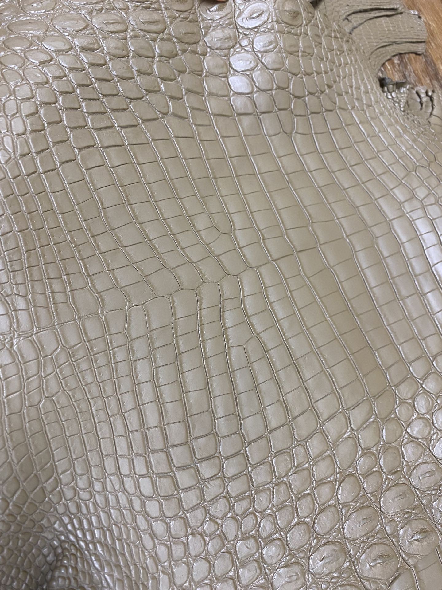 Hermès（爱马仕）新到皮 Matt crocodile 雾面两点汨罗鳄 新大象灰 可定制
