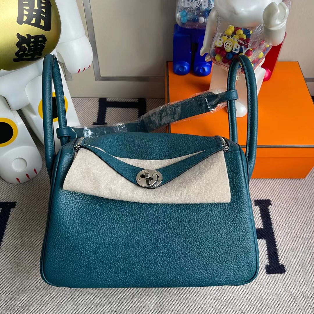 Hermès（爱马仕）Lindy 琳迪包 Clemence W0 博斯普鲁斯绿 顶级工艺 全手工缝制 银扣 26cm