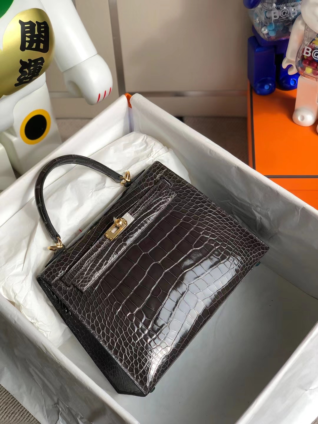 Hermès（爱马仕）Kelly 凯莉包 亮面尼罗鳄 ck88 石墨灰 金扣 25cm