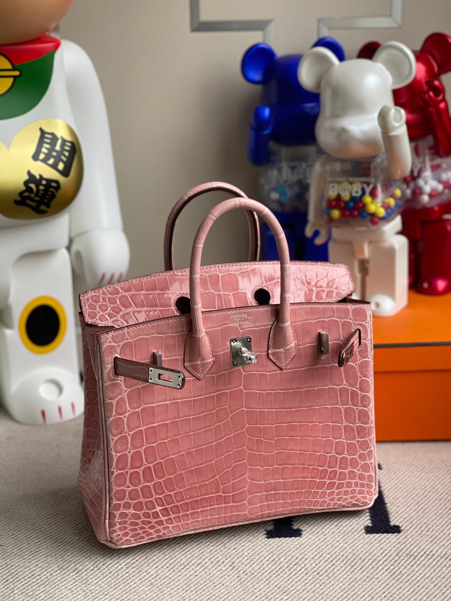 Hermès（爱马仕）Birkin 铂金包 Crocodile shiny 亮面鳄鱼 1Ｑ奶昔粉 rose confetti 银扣 25cm