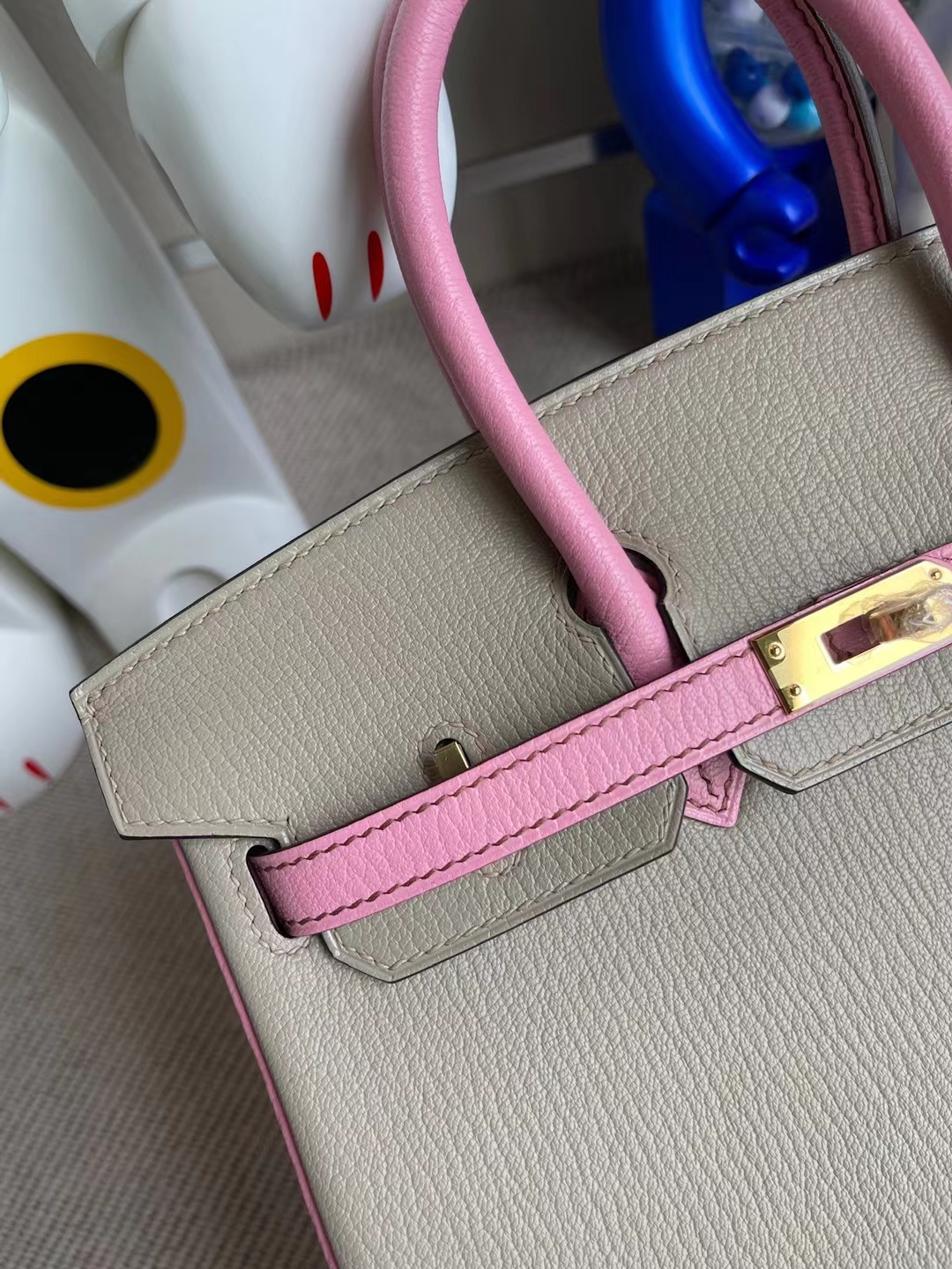 Hermès（爱马仕）Birkin 铂金包 Chevre 进口山羊皮 Ck81 斑鸠灰 拼 5P 樱花粉 金扣 25cm