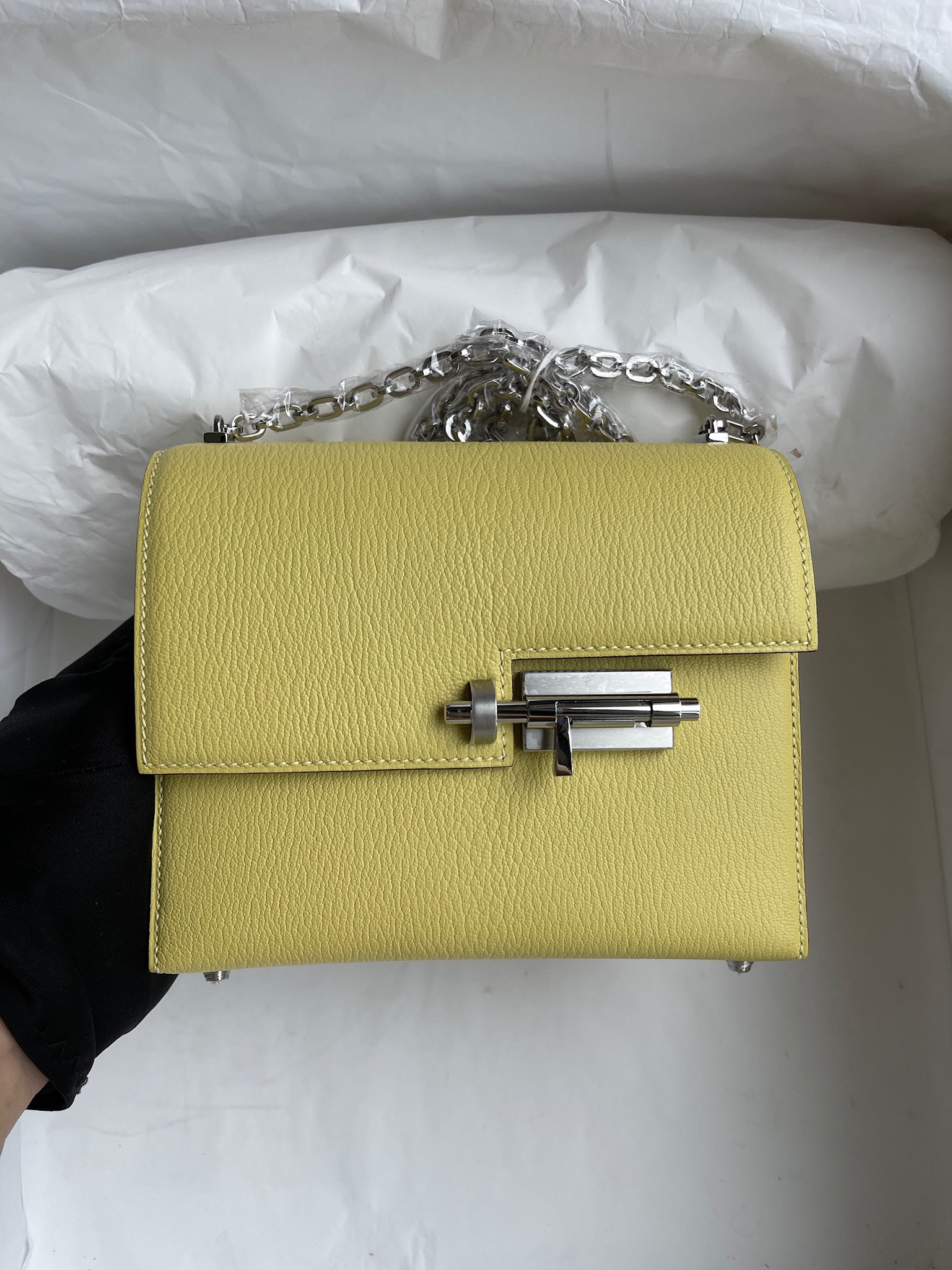 Hermès（爱马仕）Verrou 机枪包 chevre 山羊皮 1Z 小鸡黄 银扣 17cm 顶级手缝