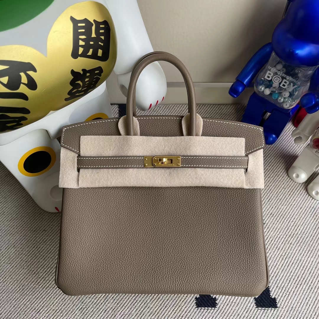 Hermès(爱马仕)Birkin 铂金包 togo ck18 大象灰 etoupe 金扣 25cm 顶级工艺 全手工缝制-拉尔森鳄鱼皮具定制 - 爱马仕包包官网 Hermès(爱马仕)Birkin 铂金包 togo ck18 大象灰 etoupe 金扣 25cm 顶级工艺 全手工缝制