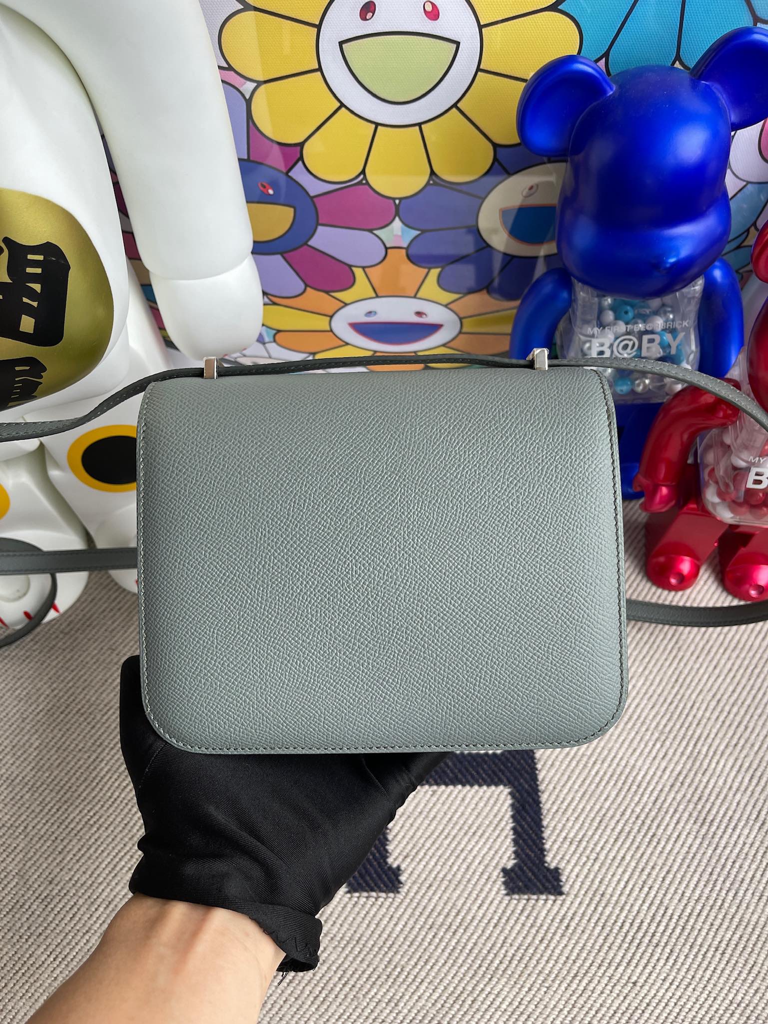 Hermès(爱马仕)Constance 空姐包 Epsom 原厂掌纹皮 杏仁绿 银扣 18cm 顶级手缝-拉尔森鳄鱼皮具定制 - 爱马仕包包官网 Hermès(爱马仕)Constance 空姐包 Epsom 原厂掌纹皮 杏仁绿 银扣 18cm 顶级手缝
