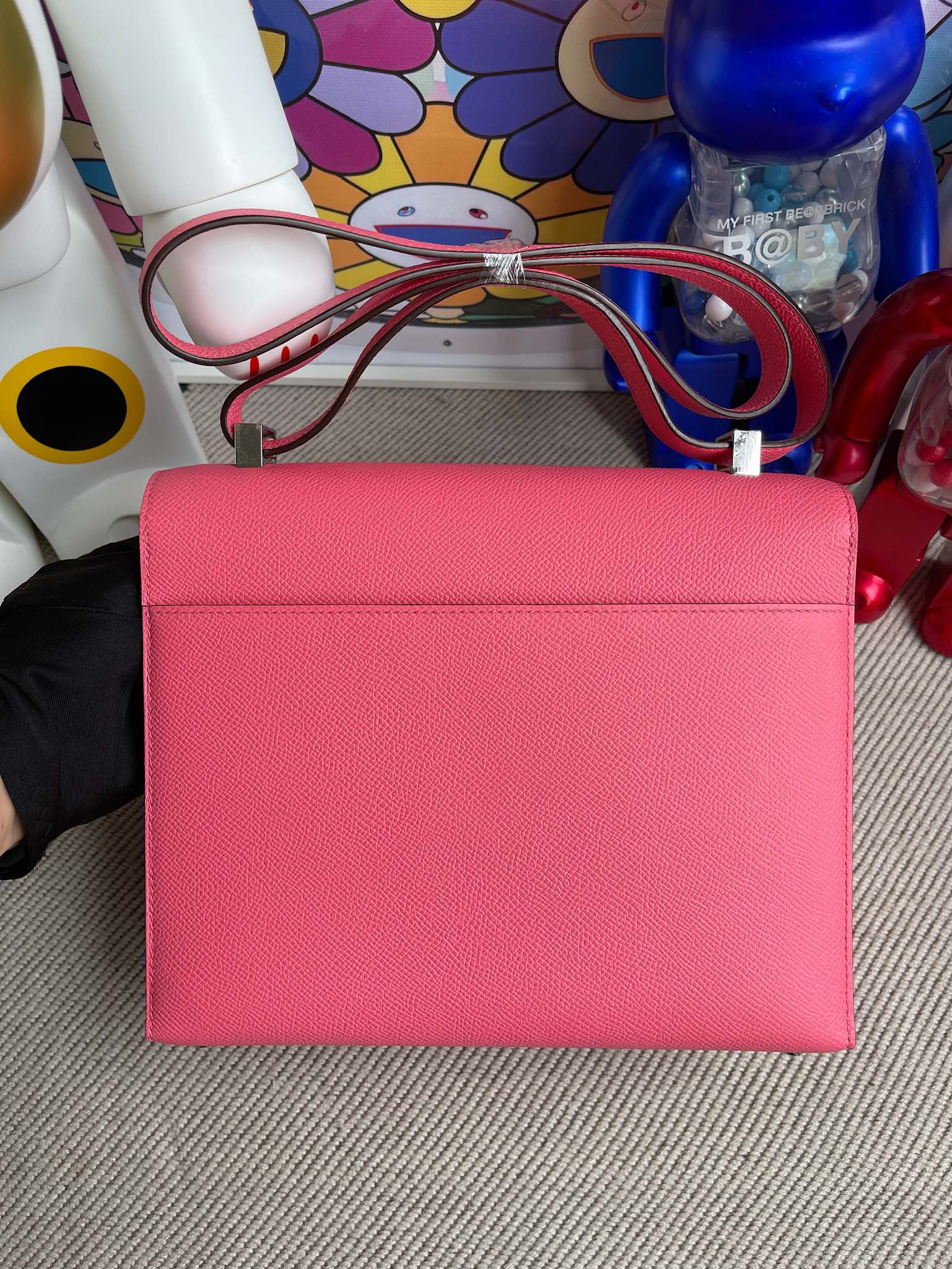 Hermès(爱马仕)Verrou 机枪包 Epsom 原厂掌纹皮 8w 唇膏粉 rose azalee 银扣 21cm 顶级手缝-拉尔森鳄鱼皮具定制 - 爱马仕包包官网 Hermès(爱马仕)Verrou 机枪包 Epsom 原厂掌纹皮 8w 唇膏粉 rose azalee 银扣 21cm 顶级手缝