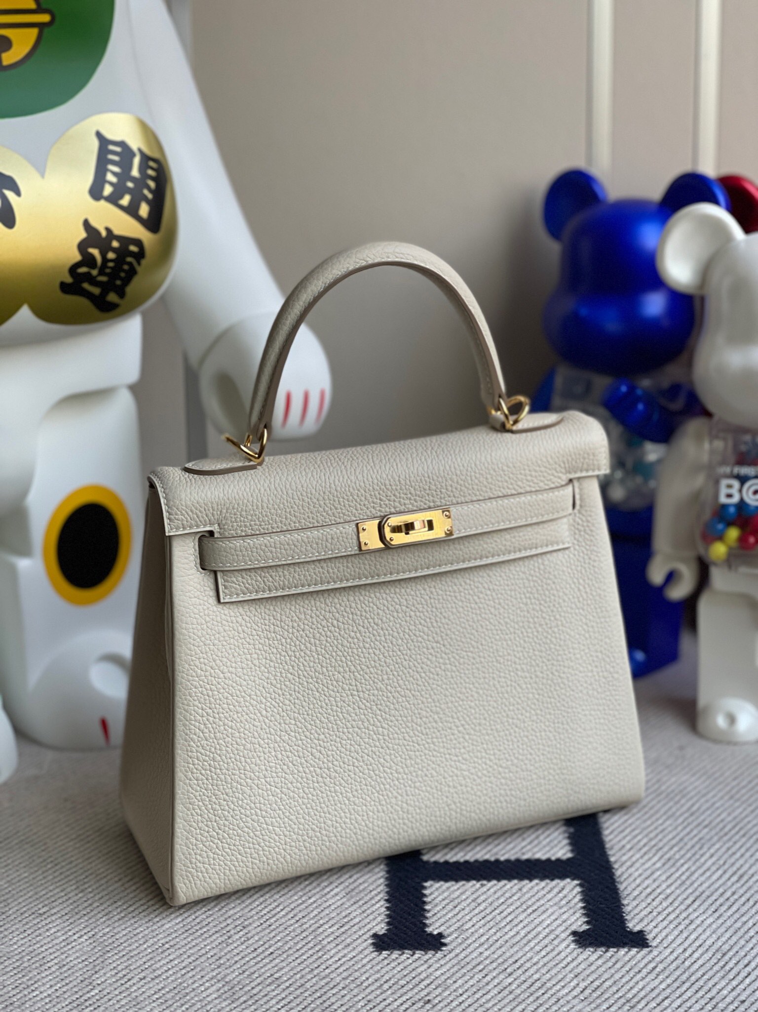 Hermès（爱马仕）Kelly 凯莉包 原厂小牛皮 togo ck10 奶昔白 Craie 金扣 25cm 顶级手缝 现货