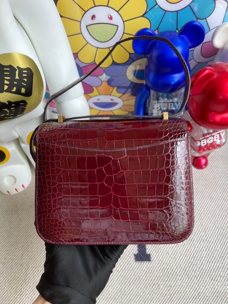 Hermès（爱马仕）Constance 空姐包 波尔多酒红 Alligator shiny 亮面鳄鱼 蜥蜴扣 金扣 18cm 顶级手缝 定制