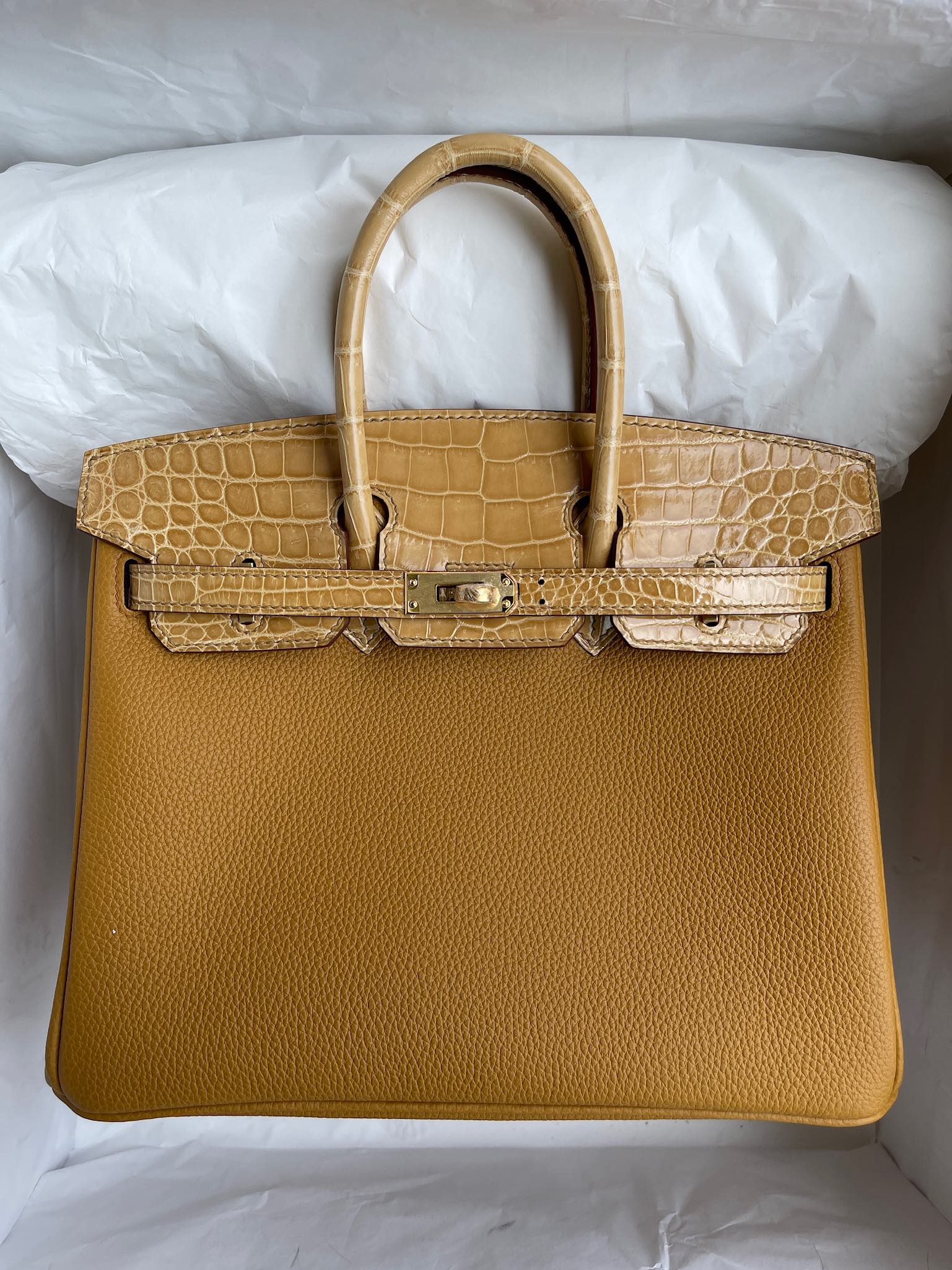 Hermès（爱马仕）Touch 系列 Birkin 铂金包 芝麻色拼杏色 亮面鳄鱼 金扣 25cm 顶级手缝