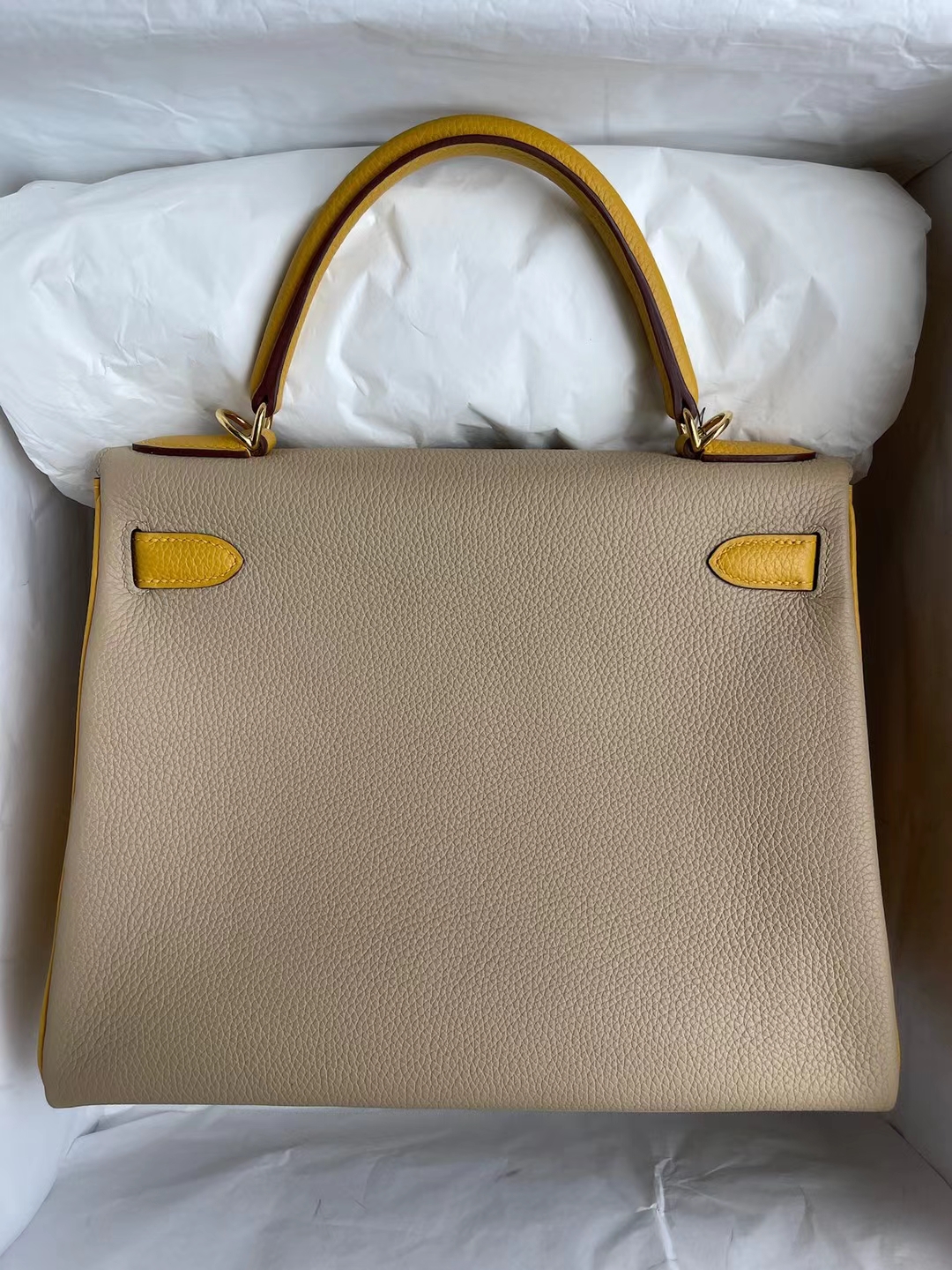 Hermès（爱马仕）Kelly 凯莉包 Togo 顶级小牛皮 Ck81 斑鸠灰 拼 9D 琥珀黄 金扣 28cm