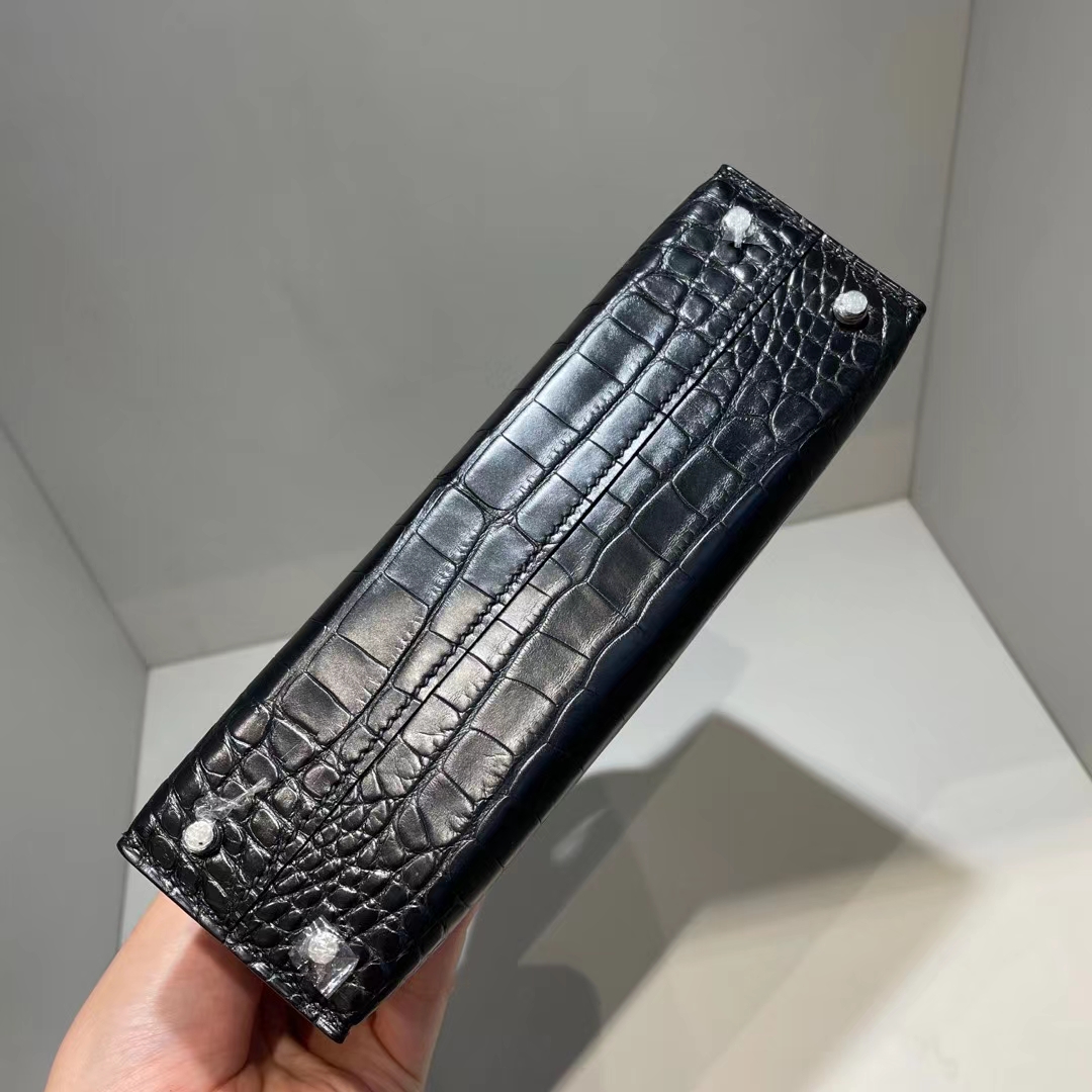 Hermès（爱马仕）Kelly Mini Ⅱ 迷你凯莉 雾面美洲鳄 Ck89 黑色 银扣 19cm