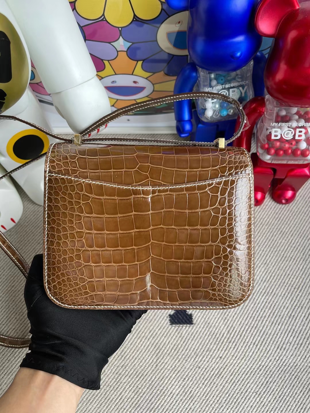Hermès（爱马仕）Constance 康斯坦斯 亮面美洲鳄 Ck17 烟草色 金扣 19cm 顶级工艺 全手工缝制