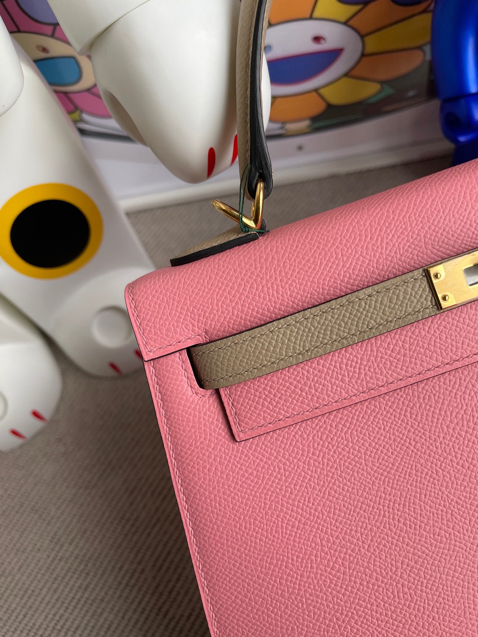 Hermès（爱马仕）Kelly 凯莉包 Epsom 原厂掌纹皮 1Q 奶昔粉 拼 s2 风衣灰 金扣 25cm 定制
