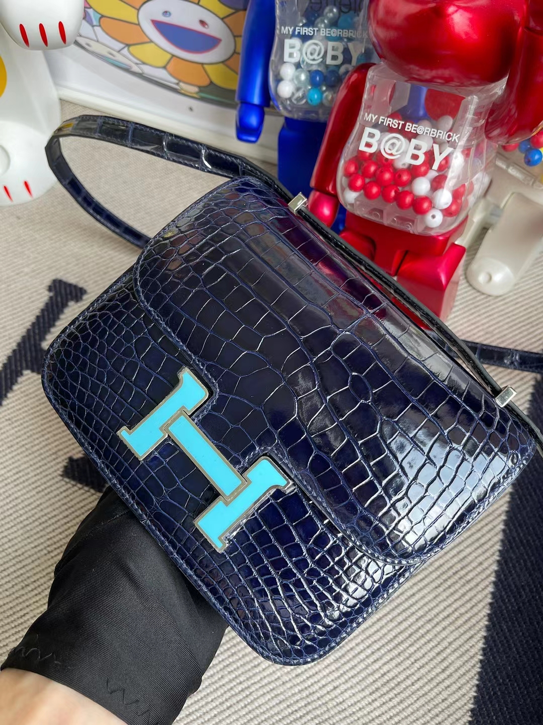 Hermès（爱马仕）Constance 康斯坦斯 亮面美洲鳄 宝石蓝 珐琅扣 19cm 顶级工艺 全手工缝制