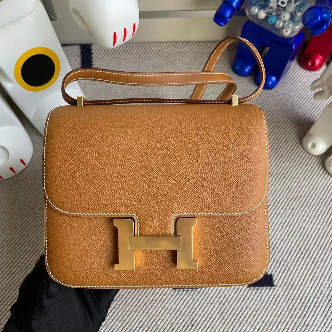 Hermès（爱马仕）Constance 空姐包 Epsom ck37 金棕色 金扣 19cm