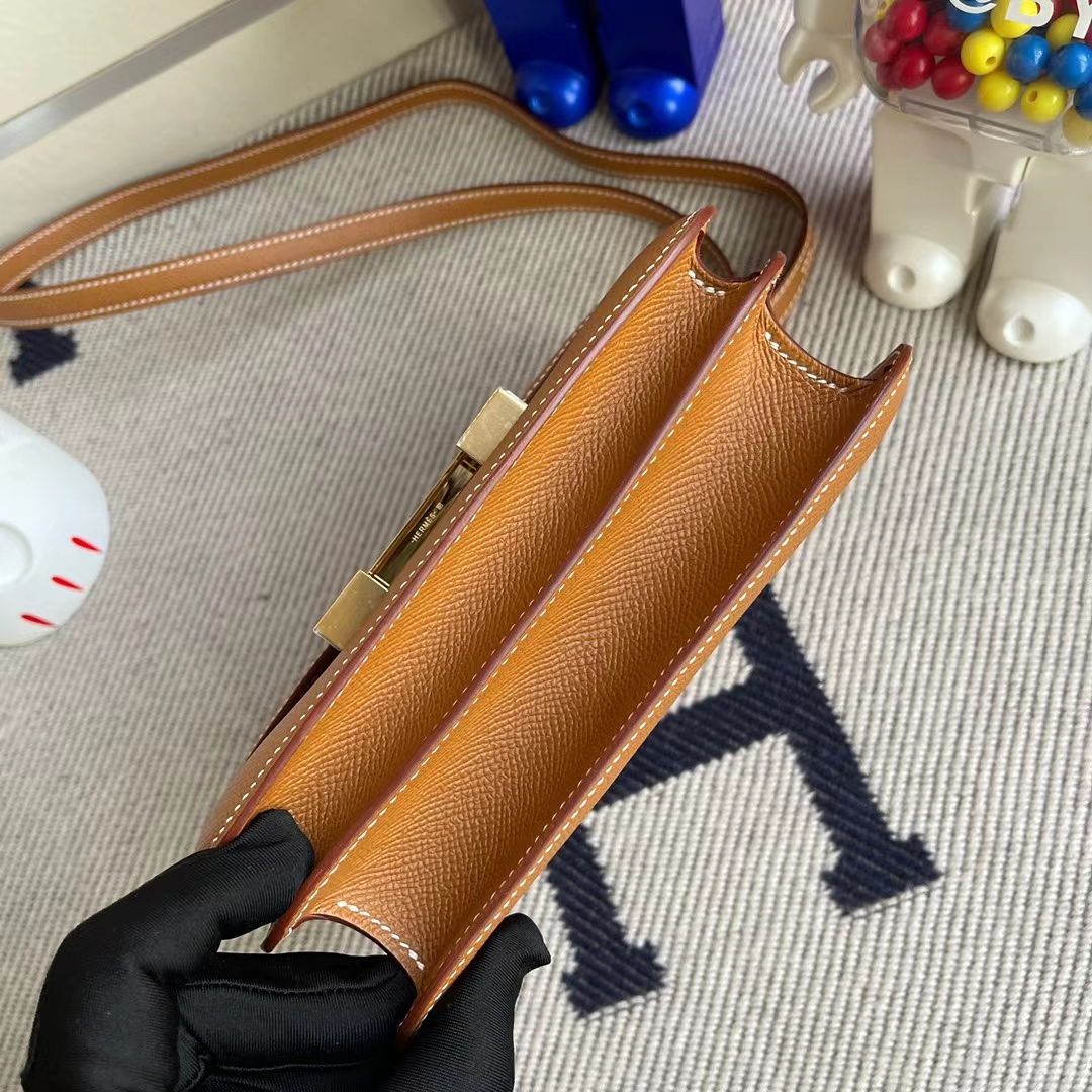 Hermès（爱马仕）Constance 空姐包 Epsom ck37 金棕色 金扣 19cm