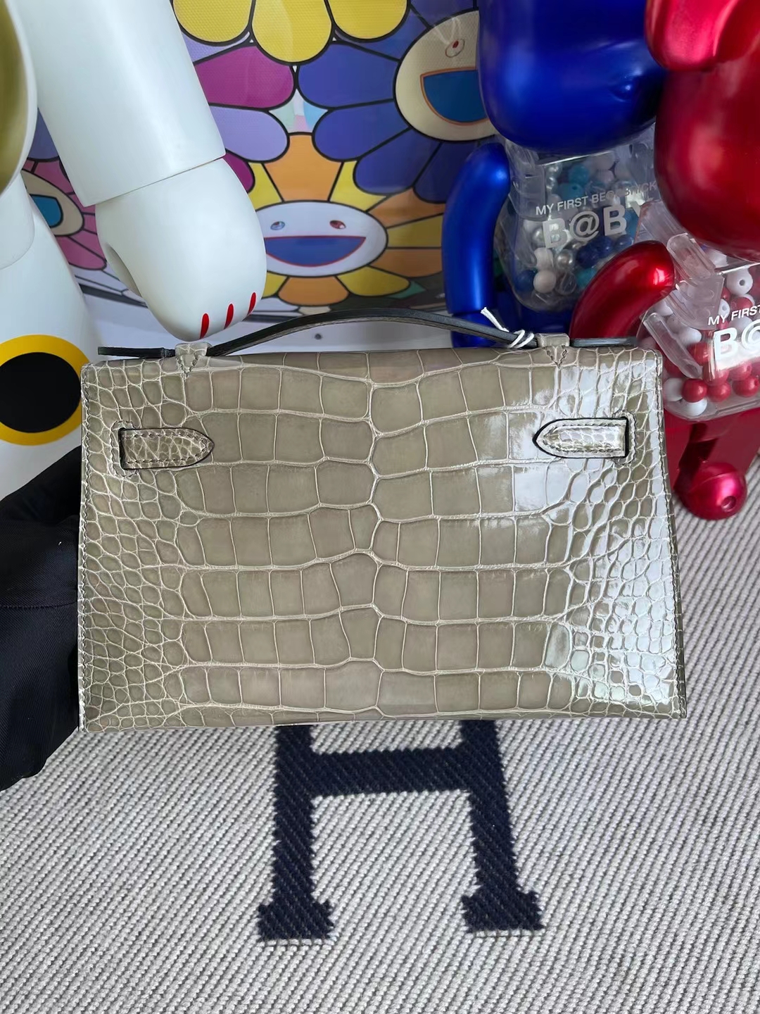 Hermès（爱马仕）Mini Kelly Pochette 亮面美洲鳄 Ck81 斑鸠灰 金扣 22cm shiny alligator