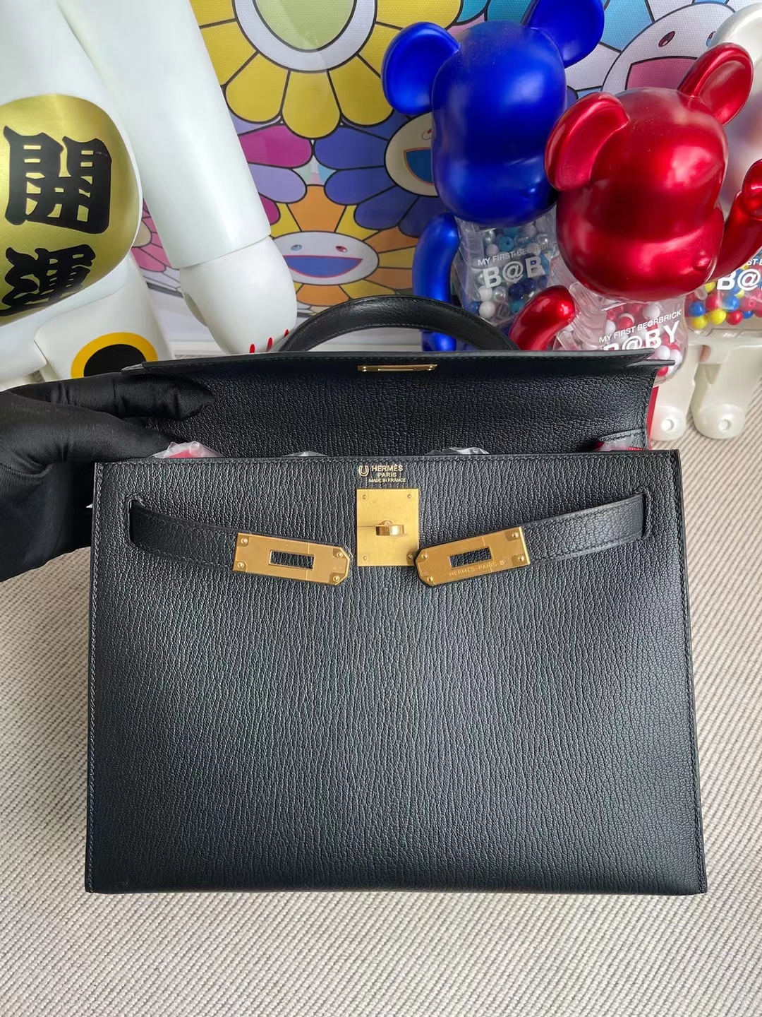 Hermès（爱马仕）Kelly 凯莉包 Chevre 进口山羊皮 Ck89 黑色 内拼 i6 极致粉 磨砂金扣 28cm