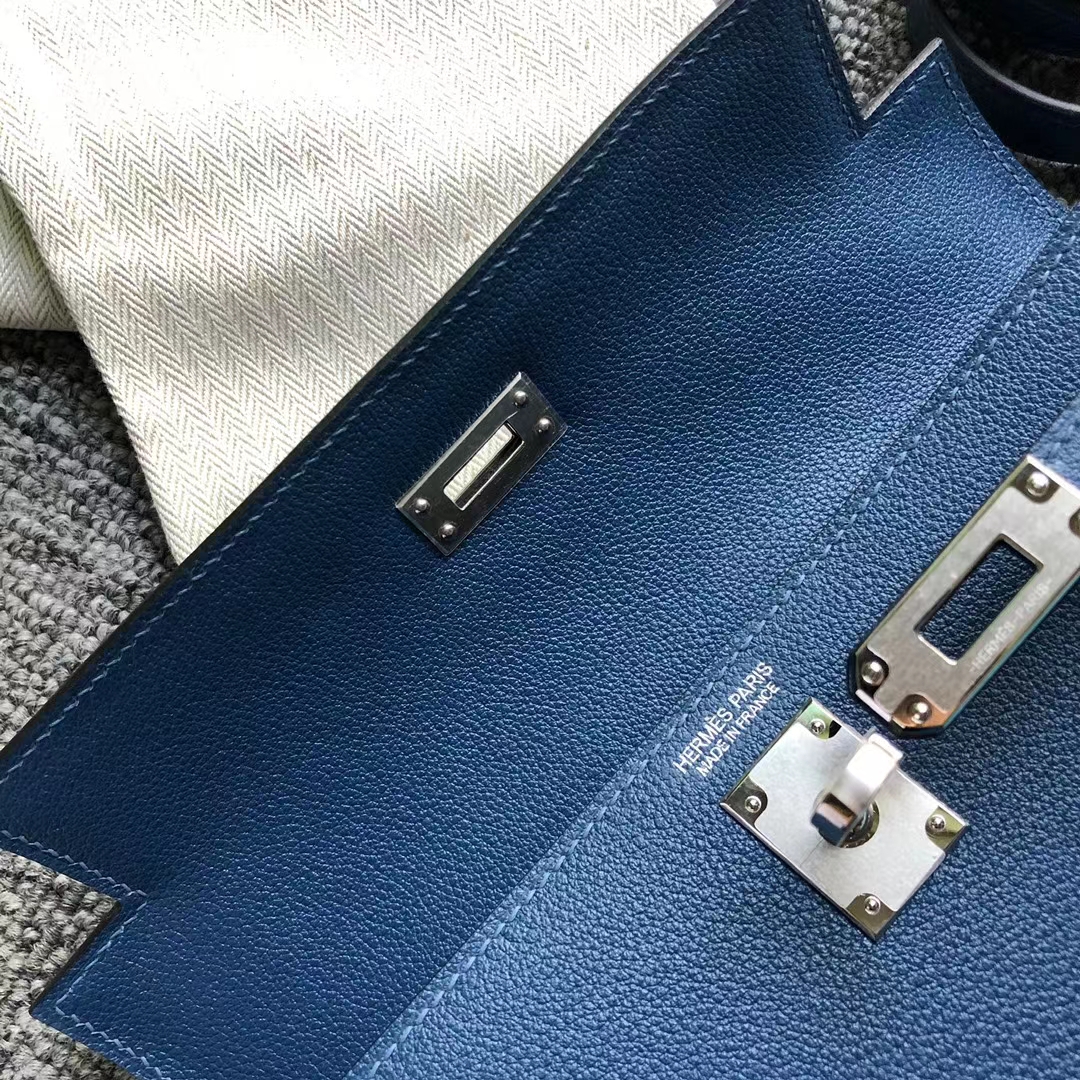 Hermès（爱马仕）Kelly Danse 跳舞包 Evercolor S4 深邃蓝 银扣 22cm in stock