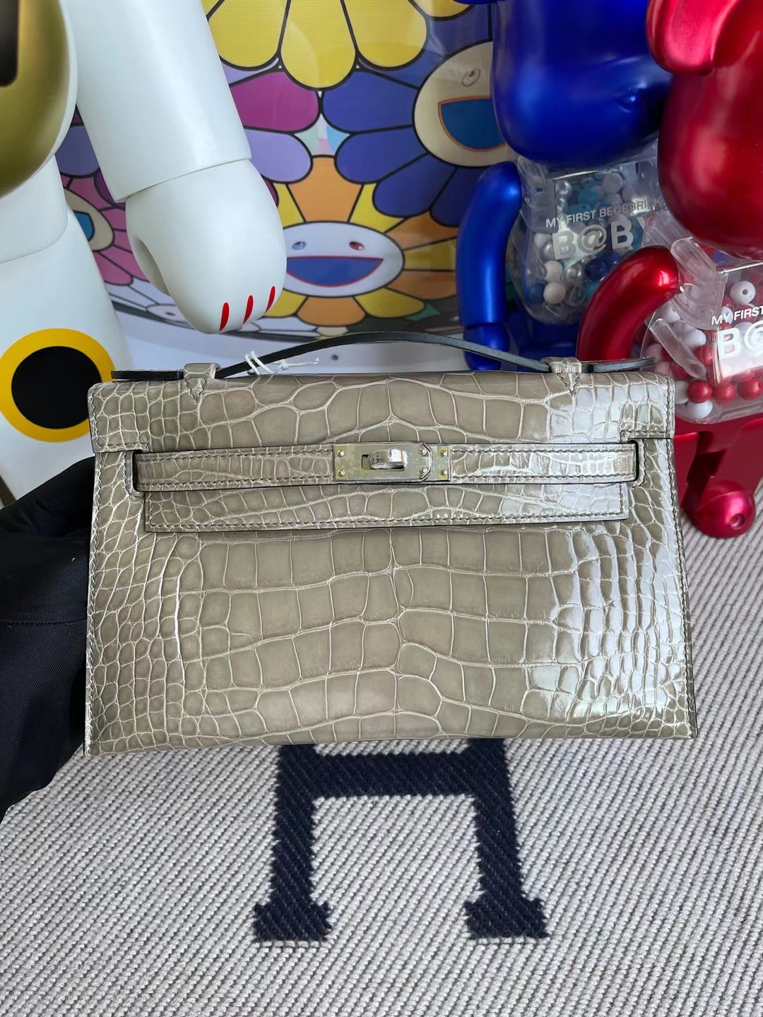 Hermès（爱马仕）Mini Kelly Pochette 亮面美洲鳄 Ck81 斑鸠灰 金扣 22cm shiny alligator