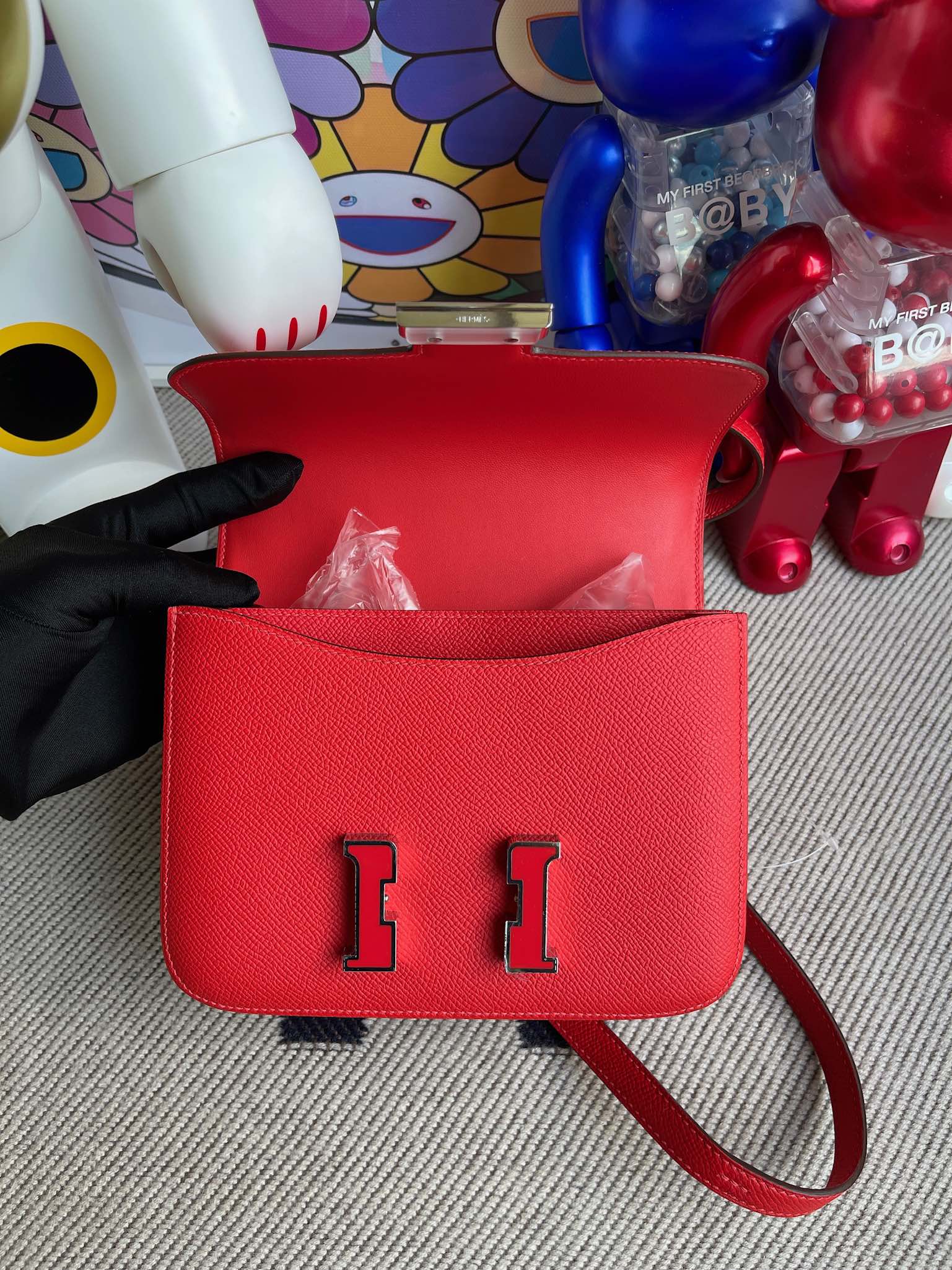 Hermès(爱马仕)Constance 康斯坦斯 Epsom 原厂掌纹皮 心红色 拼 珐琅扣 18cm 顶级手缝 定制-拉尔森鳄鱼皮具定制 - 爱马仕包包官网 Hermès(爱马仕)Constance 康斯坦斯 Epsom 原厂掌纹皮 心红色 拼 珐琅扣 18cm 顶级手缝 定制