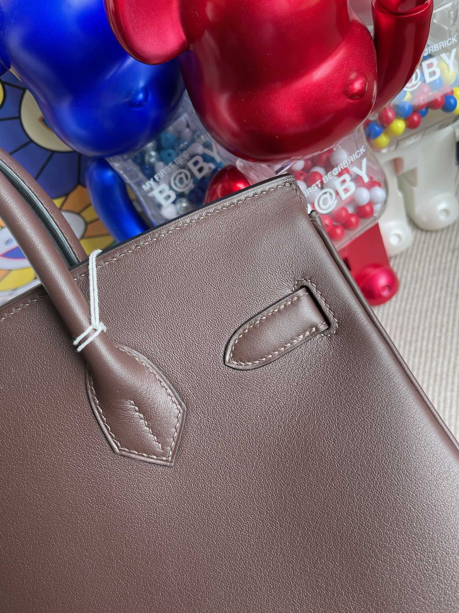 Hermès(爱马仕)Birkin 铂金包 Swift 巧克力色 银扣 30cm 顶级手缝-拉尔森鳄鱼皮具定制 - 爱马仕包包官网 Hermès(爱马仕)Birkin 铂金包 Swift 巧克力色 银扣 30cm 顶级手缝