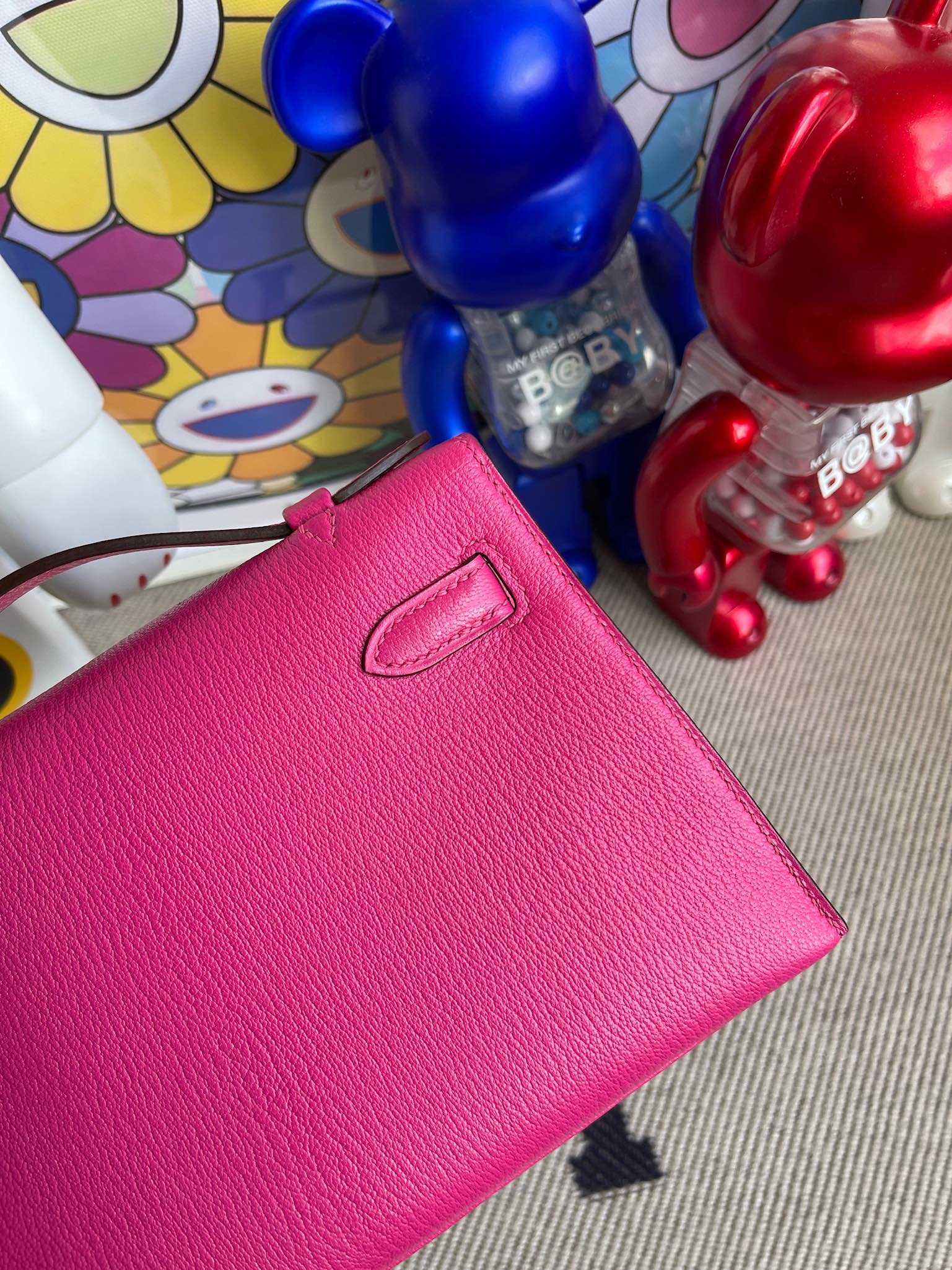 Hermès(爱马仕)Mini kelly pochette Chevre 山羊皮 糖果粉 银扣 22cm 顶级手缝-拉尔森鳄鱼皮具定制 - 爱马仕包包官网 Hermès(爱马仕)Mini kelly pochette Chevre 山羊皮 糖果粉 银扣 22cm 顶级手缝