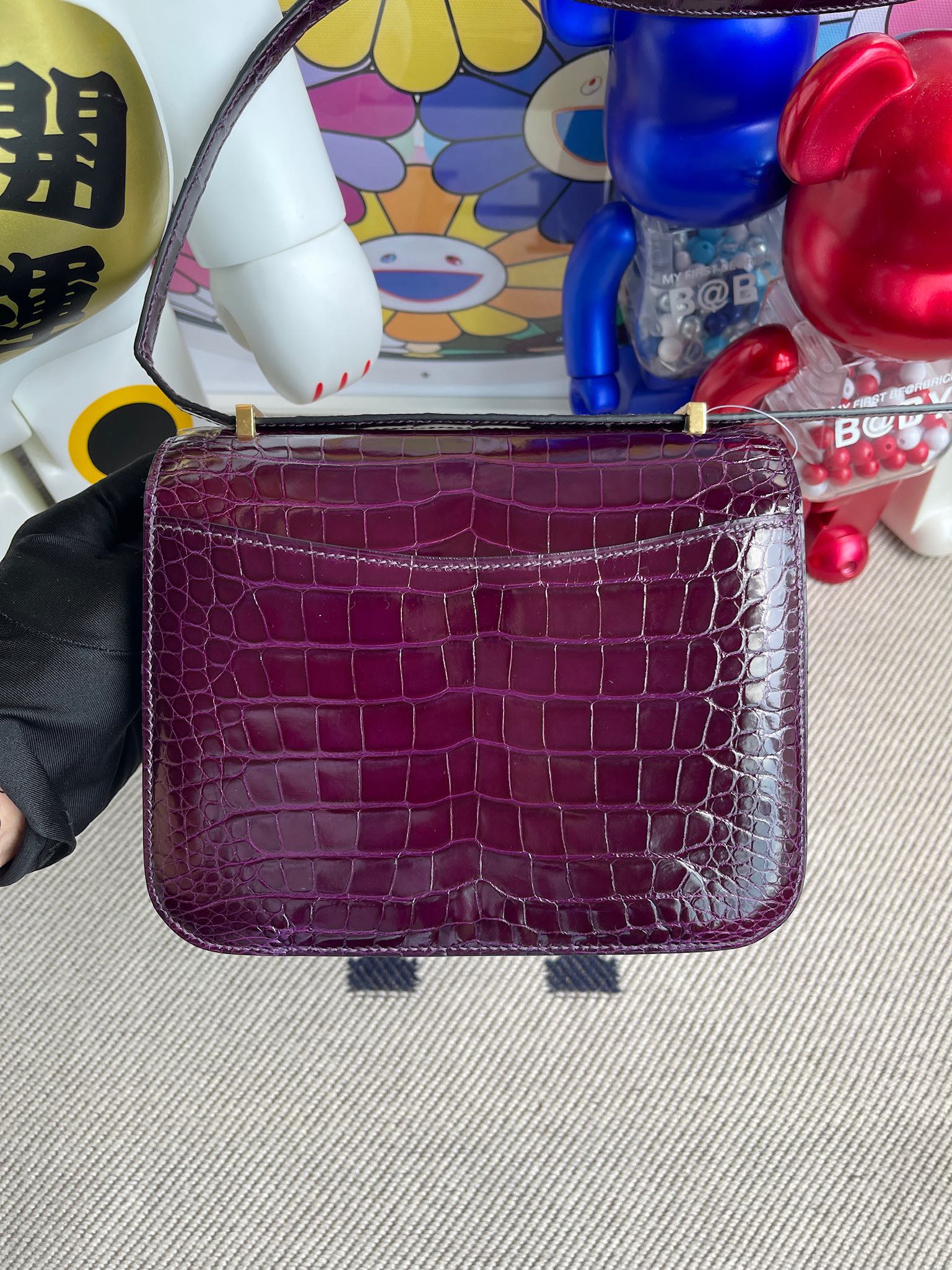 Hermès(爱马仕)Constance 康斯坦斯 Alligator shiny 亮面鳄鱼 玫瑰紫 金扣 18cm 顶级手缝 定制-拉尔森鳄鱼皮具定制 - 爱马仕包包官网 Hermès(爱马仕)Constance 康斯坦斯 Alligator shiny 亮面鳄鱼 玫瑰紫 金扣 18cm 顶级手缝 定制