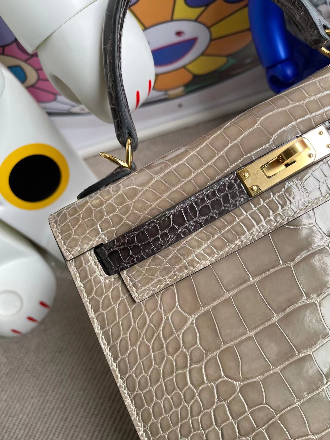 Hermès（爱马仕）Kelly 凯莉包 亮面美洲鳄 Ck81 斑鸠灰 拼 Ck88 石墨灰 金扣 马蹄印 shiny alligator 25cm