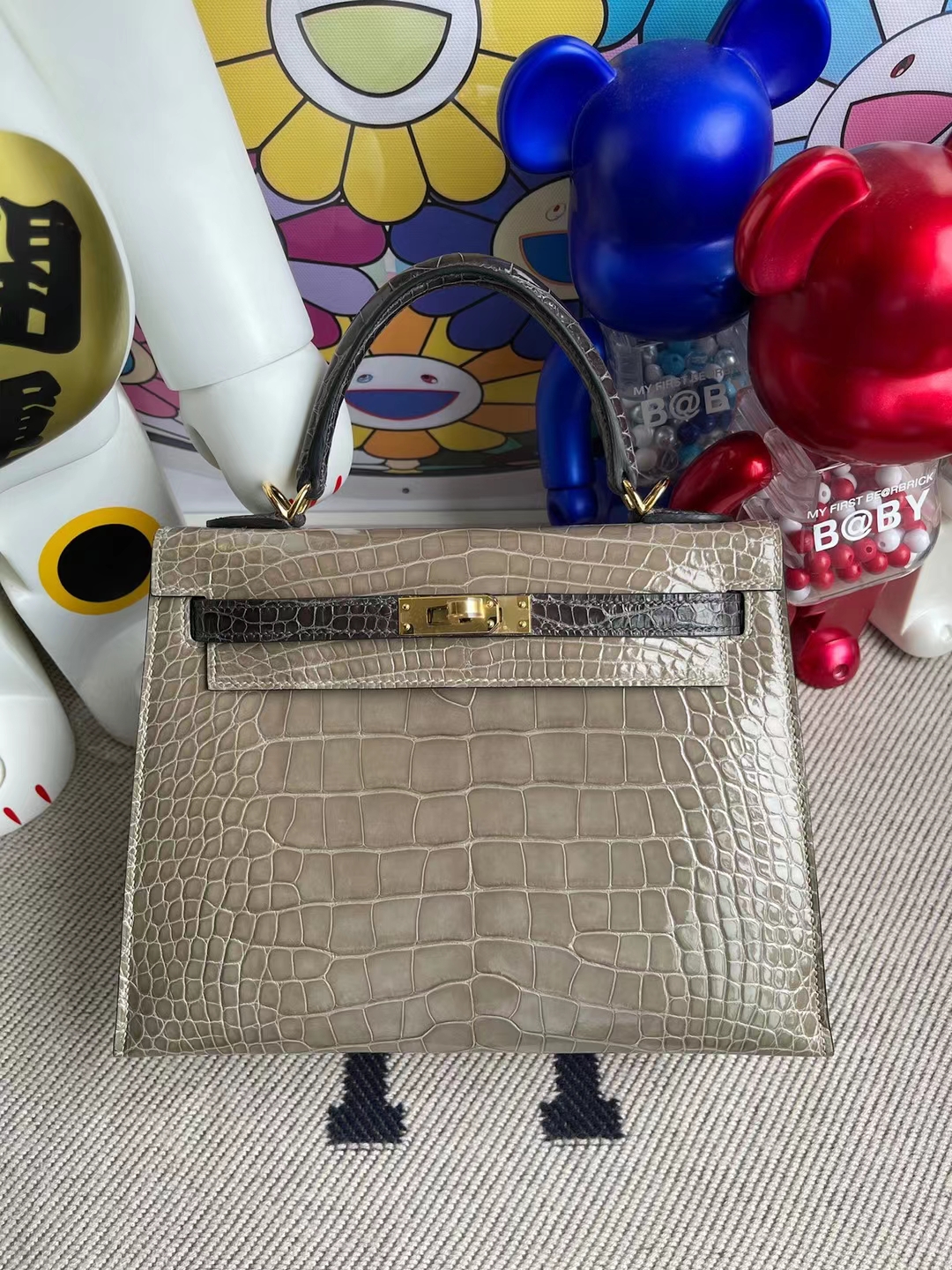 Hermès（爱马仕）Kelly 凯莉包 亮面美洲鳄 Ck81 斑鸠灰 拼 Ck88 石墨灰 金扣 马蹄印 shiny alligator 25cm