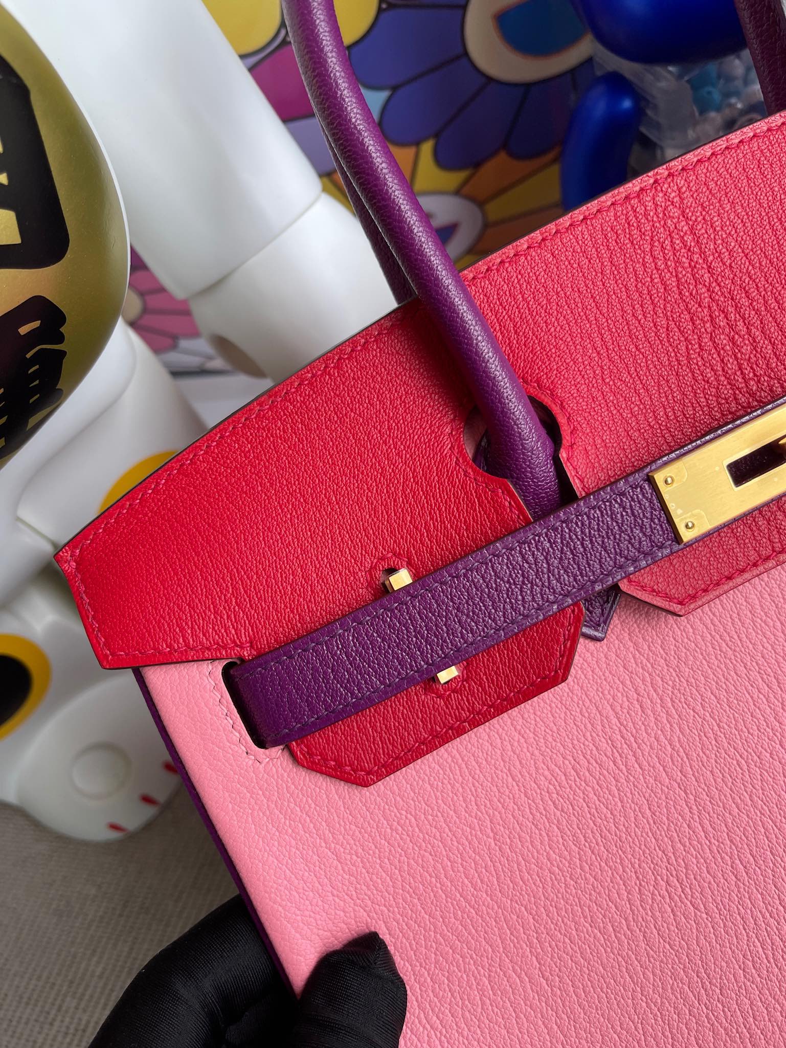 Hermès（爱马仕）Birkin 铂金包 Chevre 山羊皮 奶昔粉 拼 国旗红 拼 海葵紫 磨砂金扣 30cm 顶级手缝