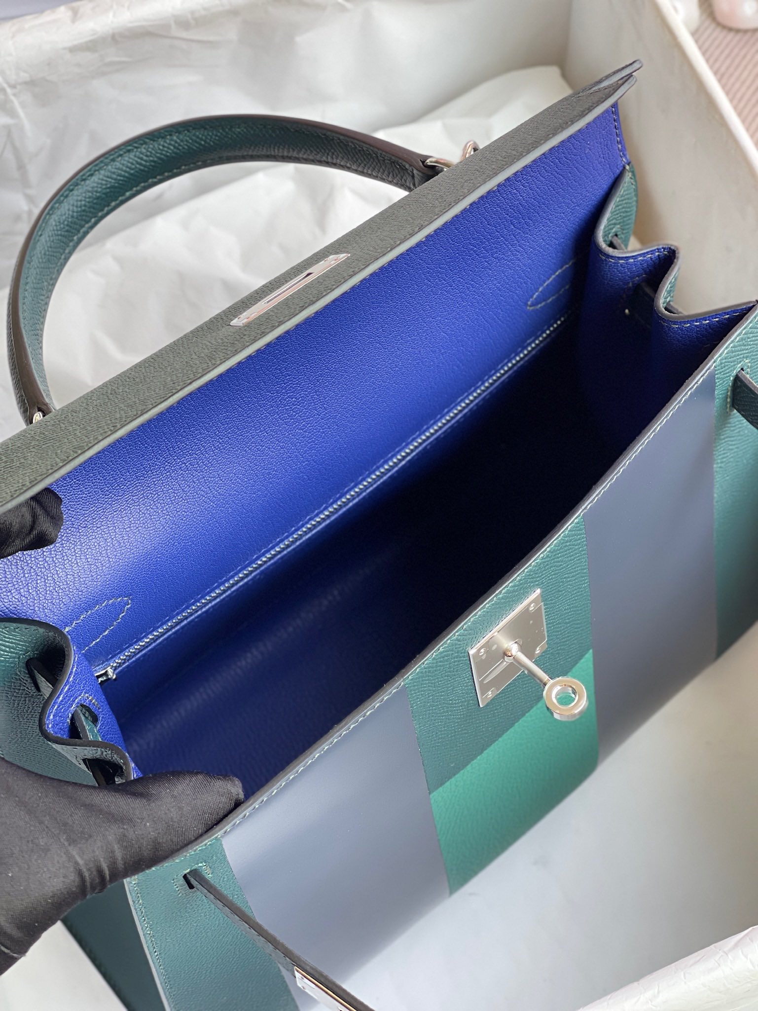 Hermès（爱马仕）Kelly 凯莉包 Epsom 字母包H 柏树绿 银扣 28cm 顶级手缝