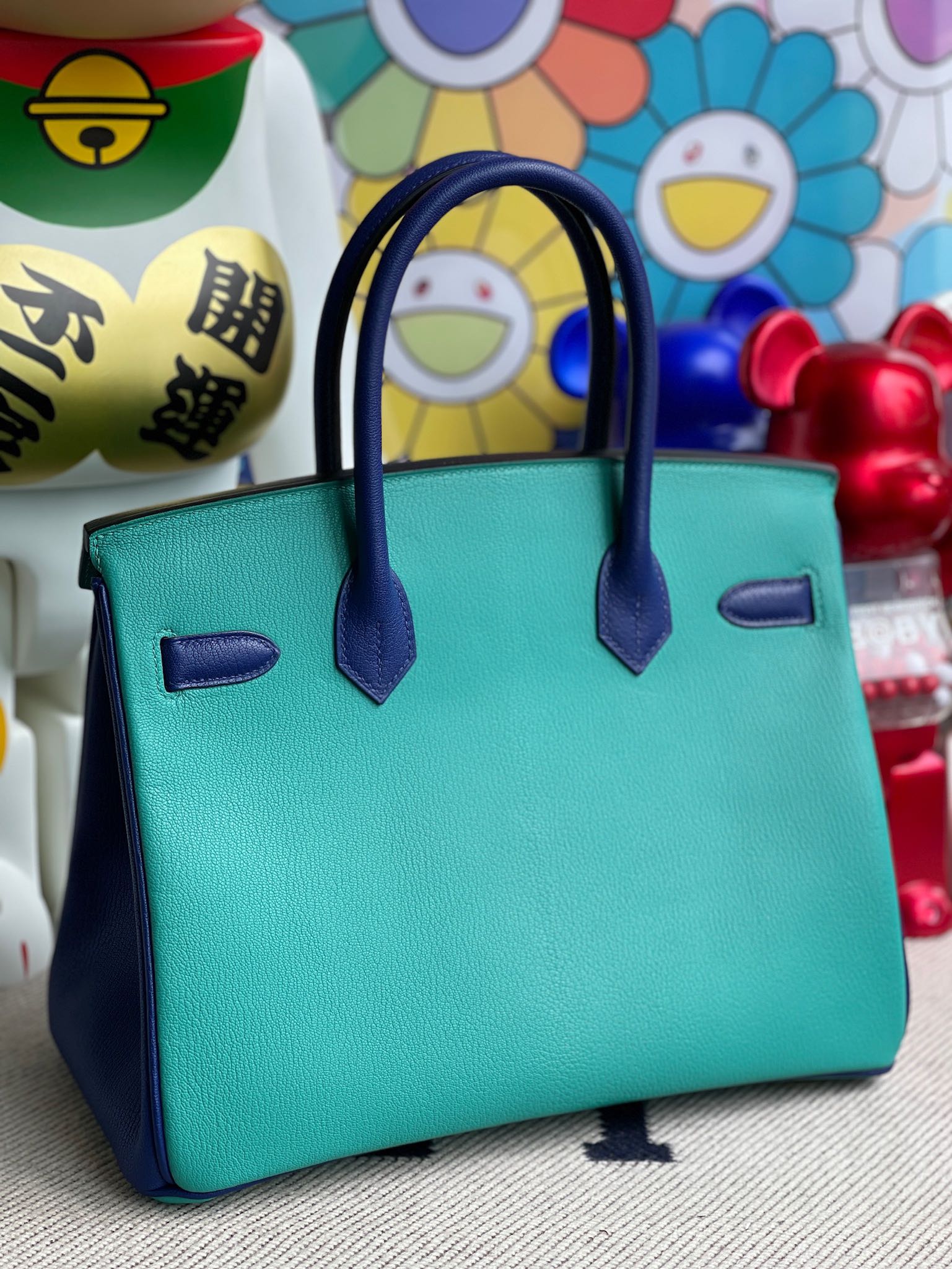 Hermès(爱马仕)Birkin 铂金包 Chevre 山羊皮 孔雀蓝 拼 电光蓝 金扣 30cm 顶级手缝-拉尔森鳄鱼皮具定制 - 爱马仕包包官网 Hermès(爱马仕)Birkin 铂金包 Chevre 山羊皮 孔雀蓝 拼 电光蓝 金扣 30cm 顶级手缝