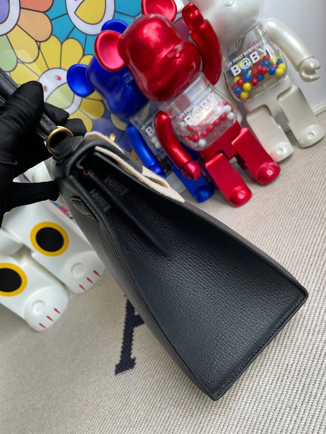 Hermès（爱马仕）Kelly 凯莉包 Chevre 进口山羊皮 Ck89 黑色 内拼 i6 极致粉 磨砂金扣 28cm