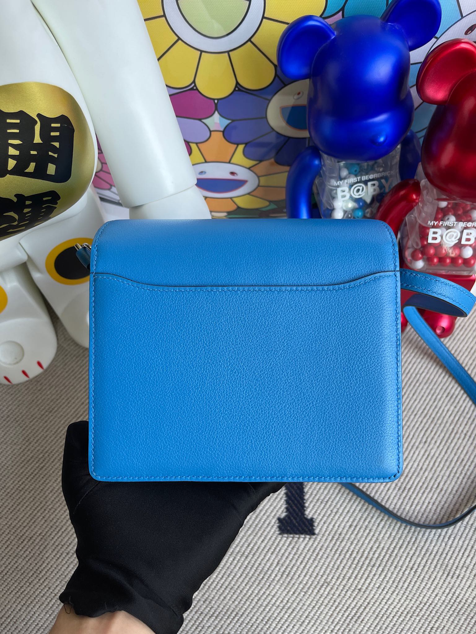 Hermès(爱马仕)Roulis 猪鼻子 evecolor 水妖蓝 内拼 心红色 银扣 18cm 顶级手缝-拉尔森鳄鱼皮具定制 - 爱马仕包包官网 Hermès(爱马仕)Roulis 猪鼻子 evecolor 水妖蓝 内拼 心红色 银扣 18cm 顶级手缝