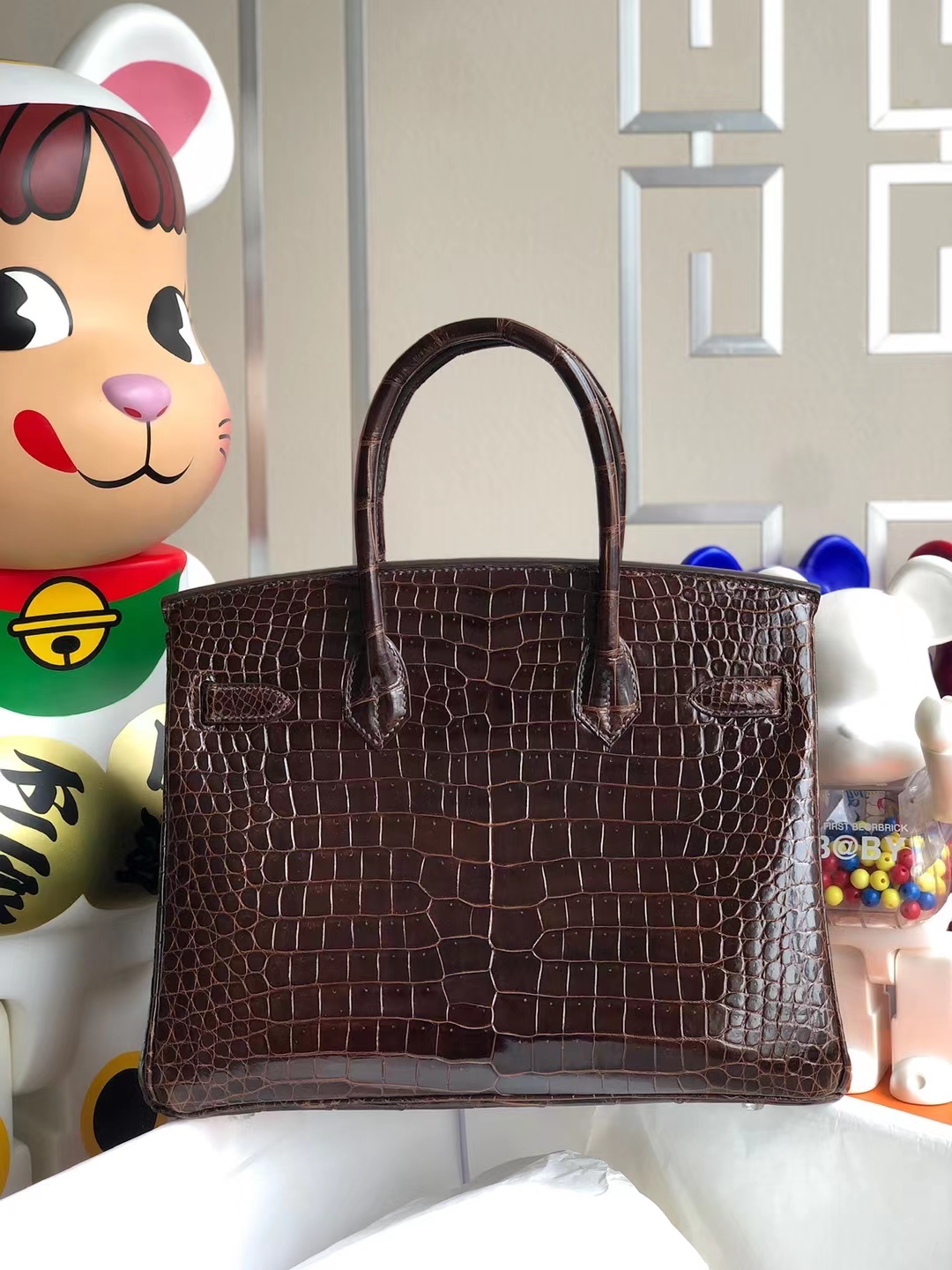 Hermès(爱马仕)Birkin 铂金包 亮面倒v澳洲湾鳄 Ck47 咖啡色 银扣 30cm shiny porosus crocodile-拉尔森鳄鱼皮具定制 - 爱马仕包包官网 Hermès(爱马仕)Birkin 铂金包 亮面倒v澳洲湾鳄 Ck47 咖啡色 银扣 30cm shiny porosus crocodile