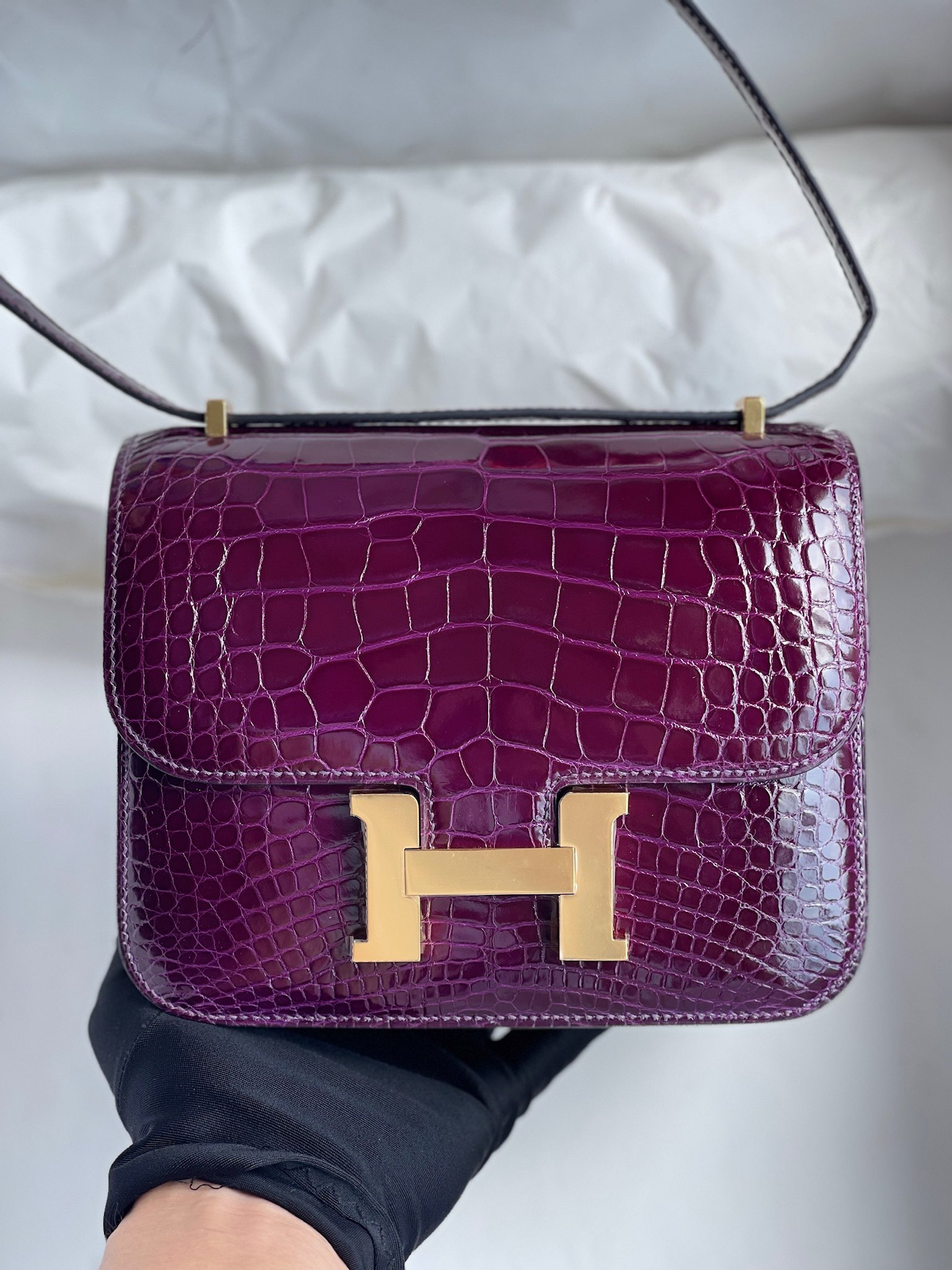 Hermès（爱马仕）Constance 康斯坦斯 Alligator shiny 亮面鳄鱼 玫瑰紫 金扣 18cm 顶级手缝 定制