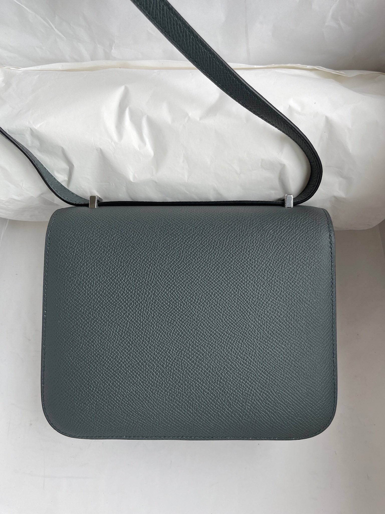 Hermès(爱马仕)Constance 康斯坦斯 Epsom 原厂掌纹皮 cc63 杏绿色 银扣 18cm 顶级手缝-拉尔森鳄鱼皮具定制 - 爱马仕包包官网 Hermès(爱马仕)Constance 康斯坦斯 Epsom 原厂掌纹皮 cc63 杏绿色 银扣 18cm 顶级手缝