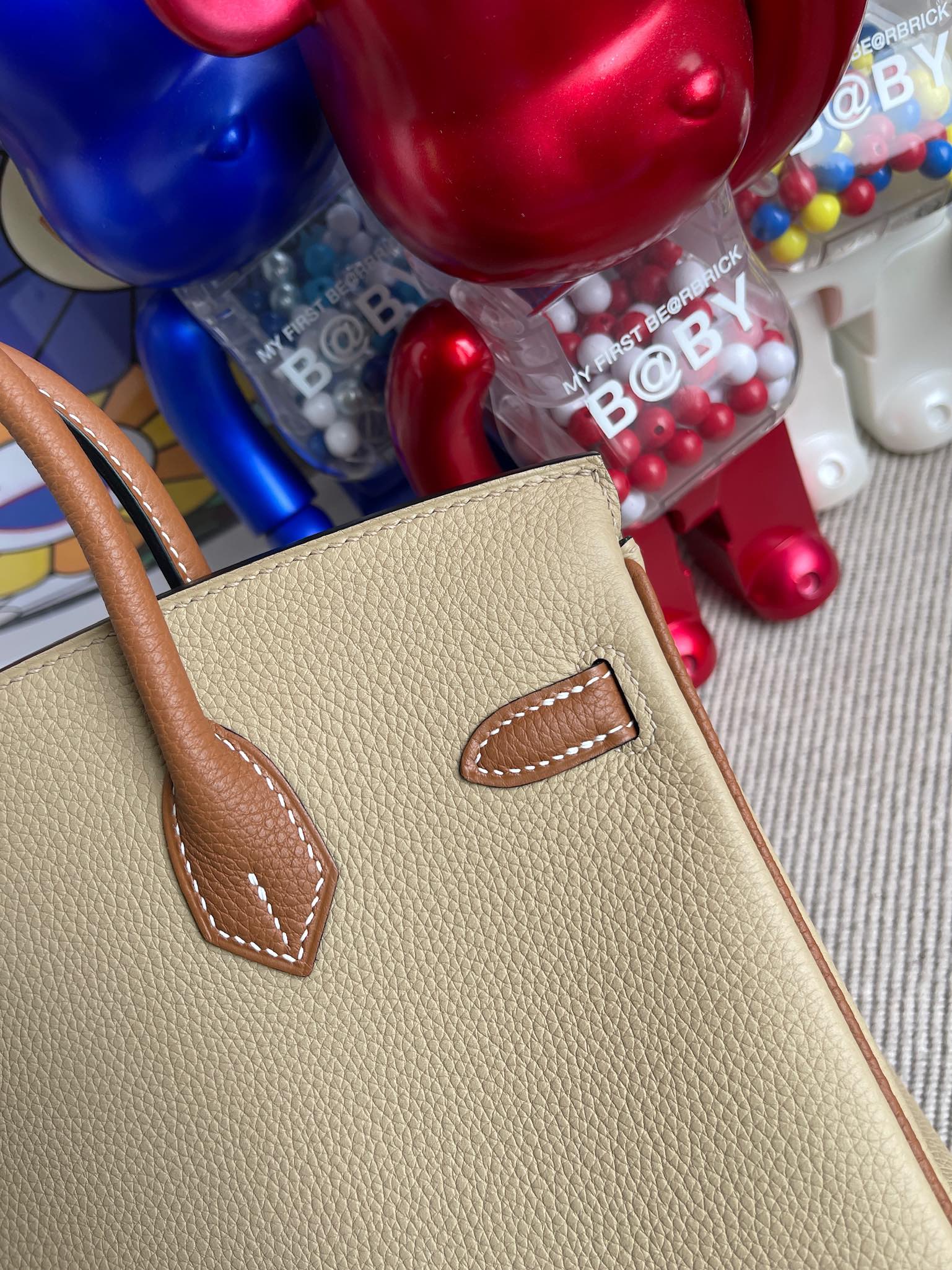 Hermès(爱马仕)Birkin 铂金包 原厂小牛皮 togo S2 风衣灰 拼 金棕 金扣 马蹄印 25cm 顶级手缝-拉尔森鳄鱼皮具定制 - 爱马仕包包官网 Hermès(爱马仕)Birkin 铂金包 原厂小牛皮 togo S2 风衣灰 拼 金棕 金扣 马蹄印 25cm 顶级手缝