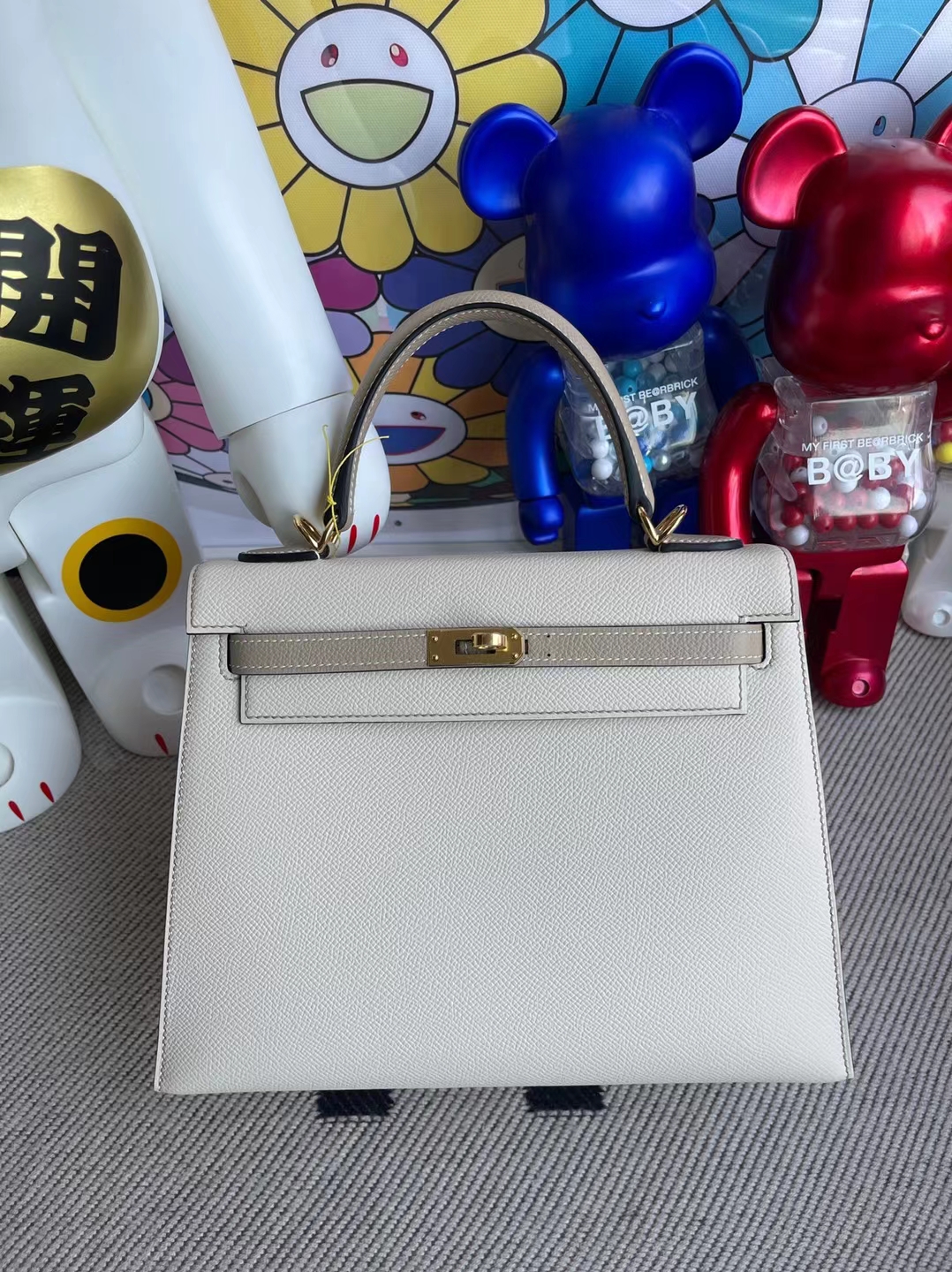 Hermès（爱马仕）Kelly 凯莉包 Epsom Ck10 奶昔白 拼 S2 风衣灰 撞色走线 金扣 25cm