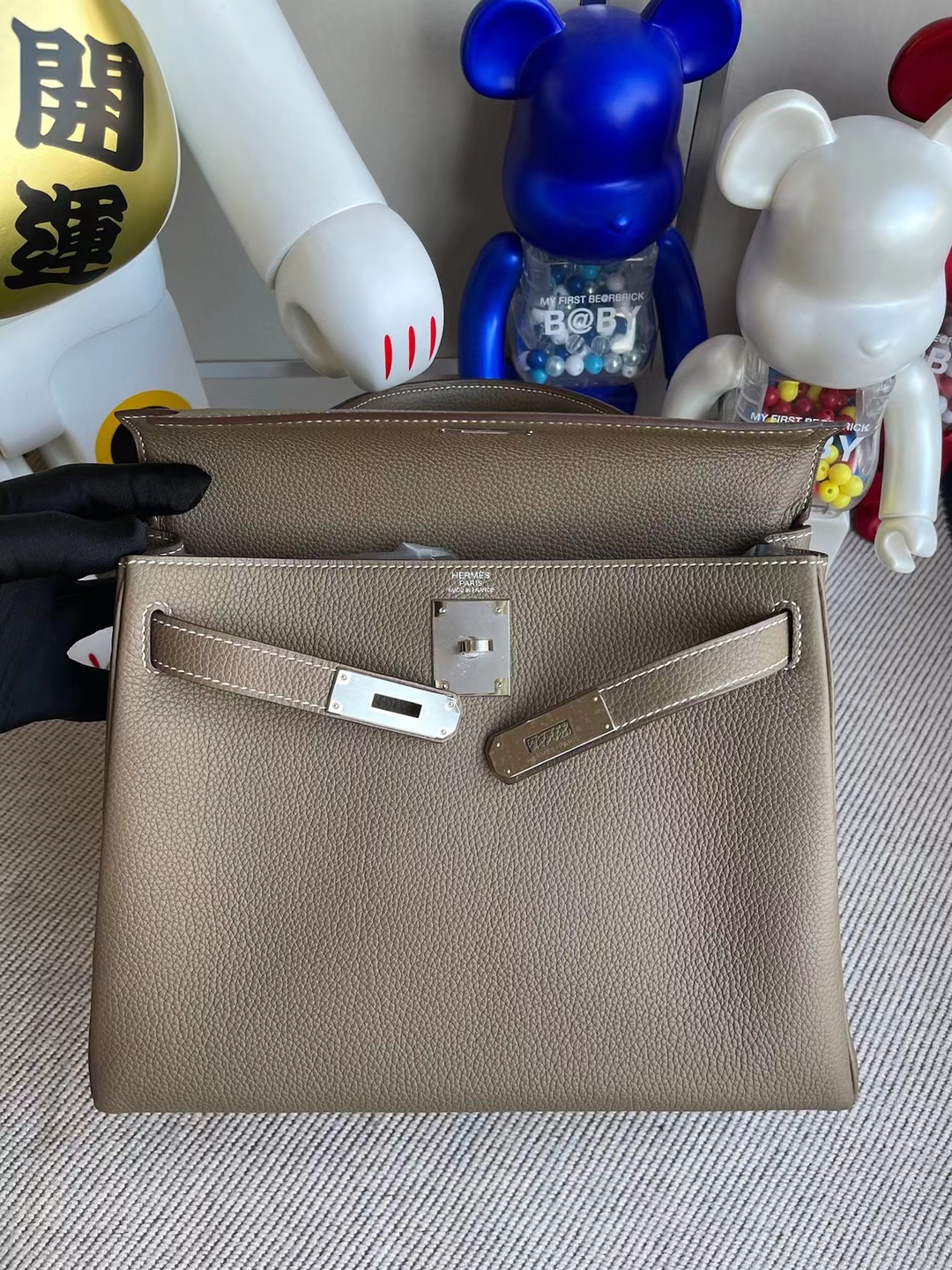 Hermès(爱马仕)Kelly 凯莉包 togo ck18 大象灰 银扣 28cm-拉尔森鳄鱼皮具定制 - 爱马仕包包官网 Hermès(爱马仕)Kelly 凯莉包 togo ck18 大象灰 银扣 28cm