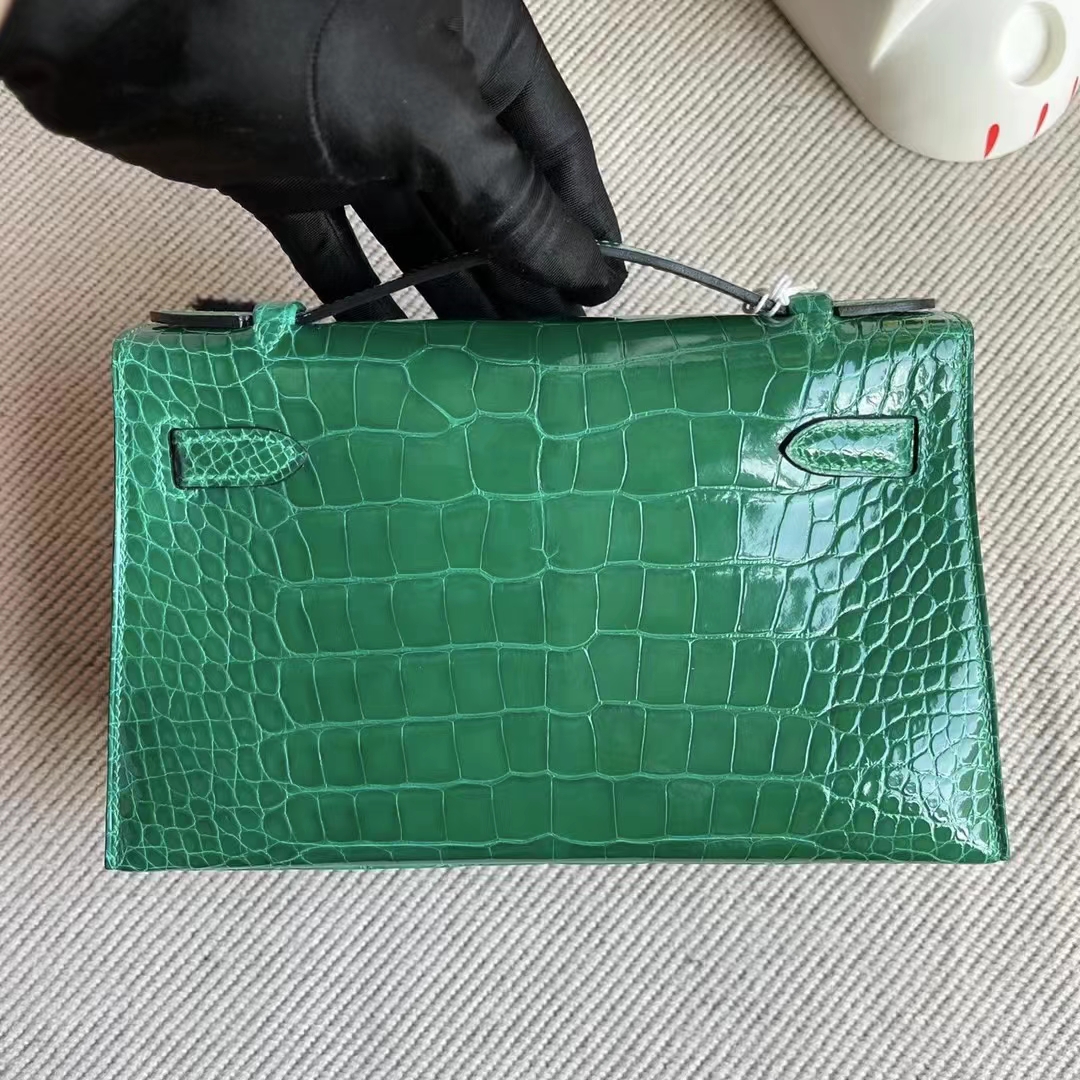 Hermès（爱马仕）MiniKelly Pochette 亮面方块鳄 6Q 翡翠绿 Shiny Alligator Crocodile Phw 银扣 22cm