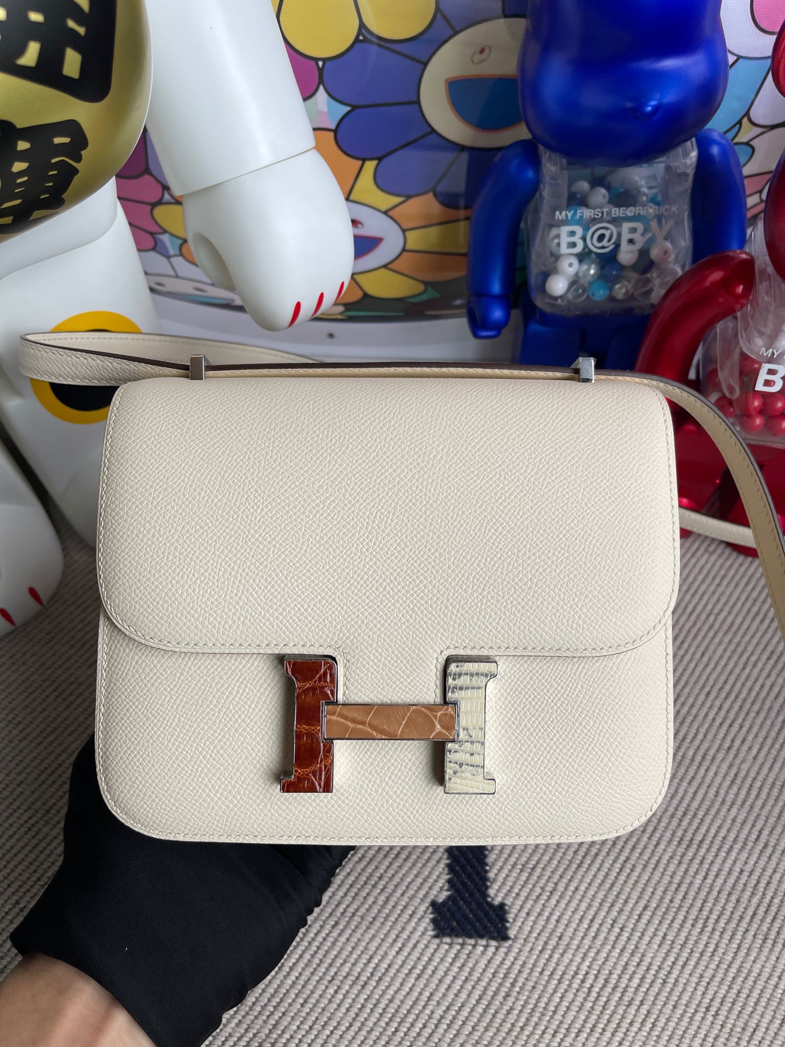 Hermès（爱马仕）Constance 空姐包 epsom 奶白色 鳄鱼蜥蜴扣 18cm 顶级手缝
