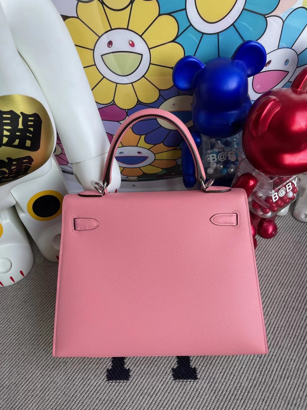 Hermès(爱马仕)Kelly 凯莉包 Epsom皮 1Q 奶昔粉 银扣 25cm-拉尔森鳄鱼皮具定制 - 爱马仕包包官网 Hermès(爱马仕)Kelly 凯莉包 Epsom皮 1Q 奶昔粉 银扣 25cm