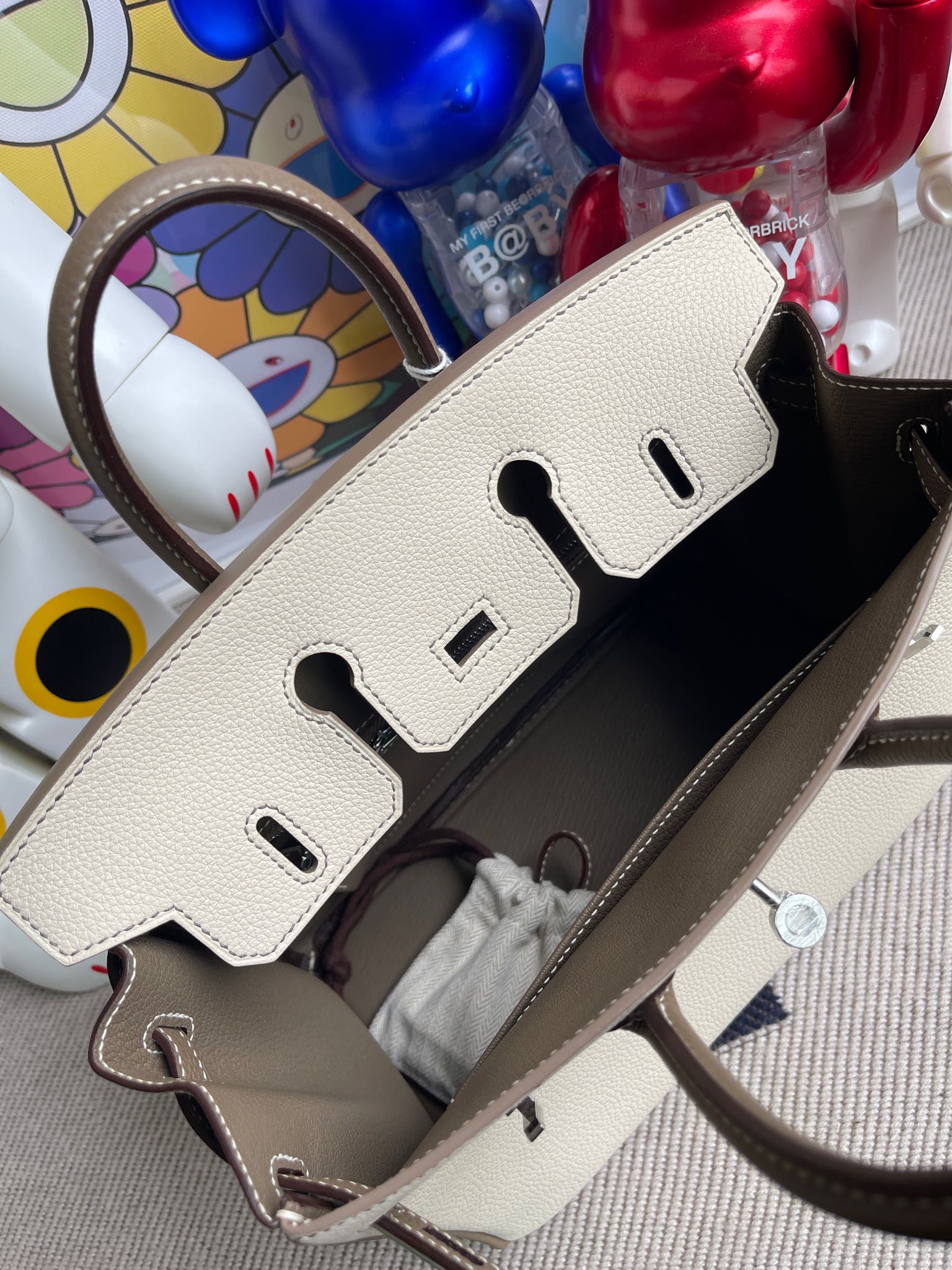 Hermès（爱马仕）Birkin 铂金包 原厂小牛皮 togo 奶昔白 拼 大象灰 银扣 马蹄印 25cm 顶级手缝