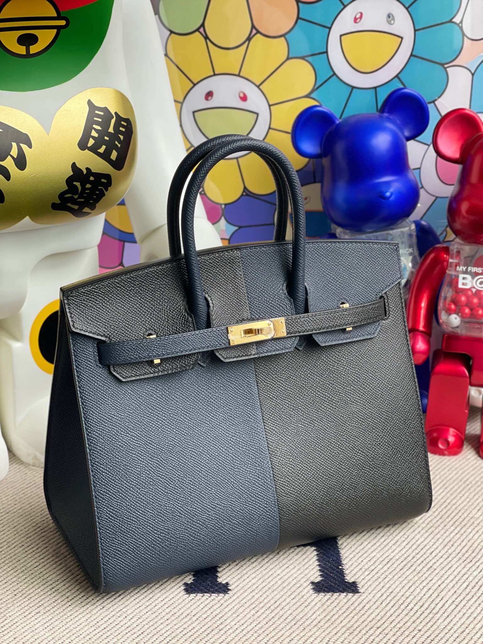 Hermès(爱马仕)Birkin 铂金包 Epsom 原厂掌纹皮 黑色 拼 午夜蓝 内拼 坦桑尼亚蓝 金扣 25cm 顶级手缝-拉尔森鳄鱼皮具定制 - 爱马仕包包官网 Hermès(爱马仕)Birkin 铂金包 Epsom 原厂掌纹皮 黑色 拼 午夜蓝 内拼 坦桑尼亚蓝 金扣 25cm 顶级手缝