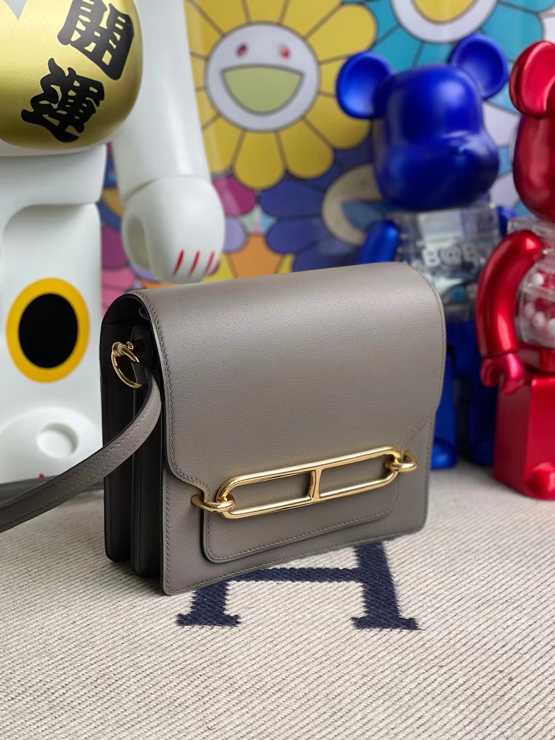Hermès(爱马仕)Roulis 猪鼻子 Swift M8 沥青灰 金扣 19cm-拉尔森鳄鱼皮具定制 - 爱马仕包包官网 Hermès(爱马仕)Roulis 猪鼻子 Swift M8 沥青灰 金扣 19cm