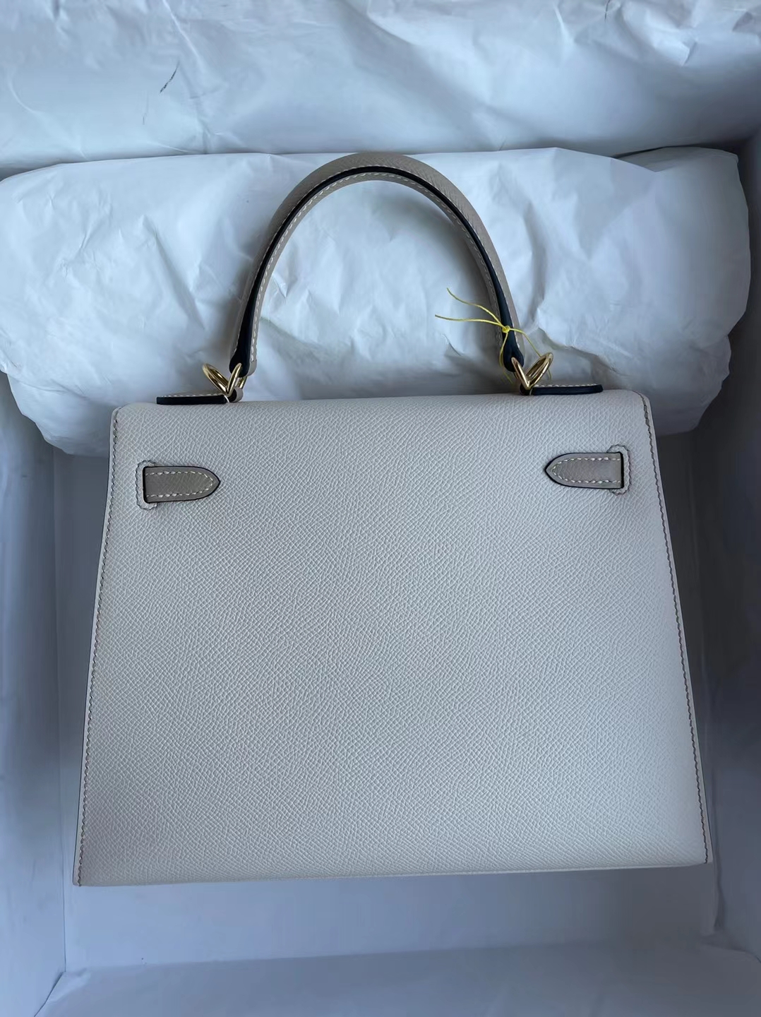 Hermès（爱马仕）Kelly 凯莉包 Epsom Ck10 奶昔白 拼 S2 风衣灰 撞色走线 金扣 25cm